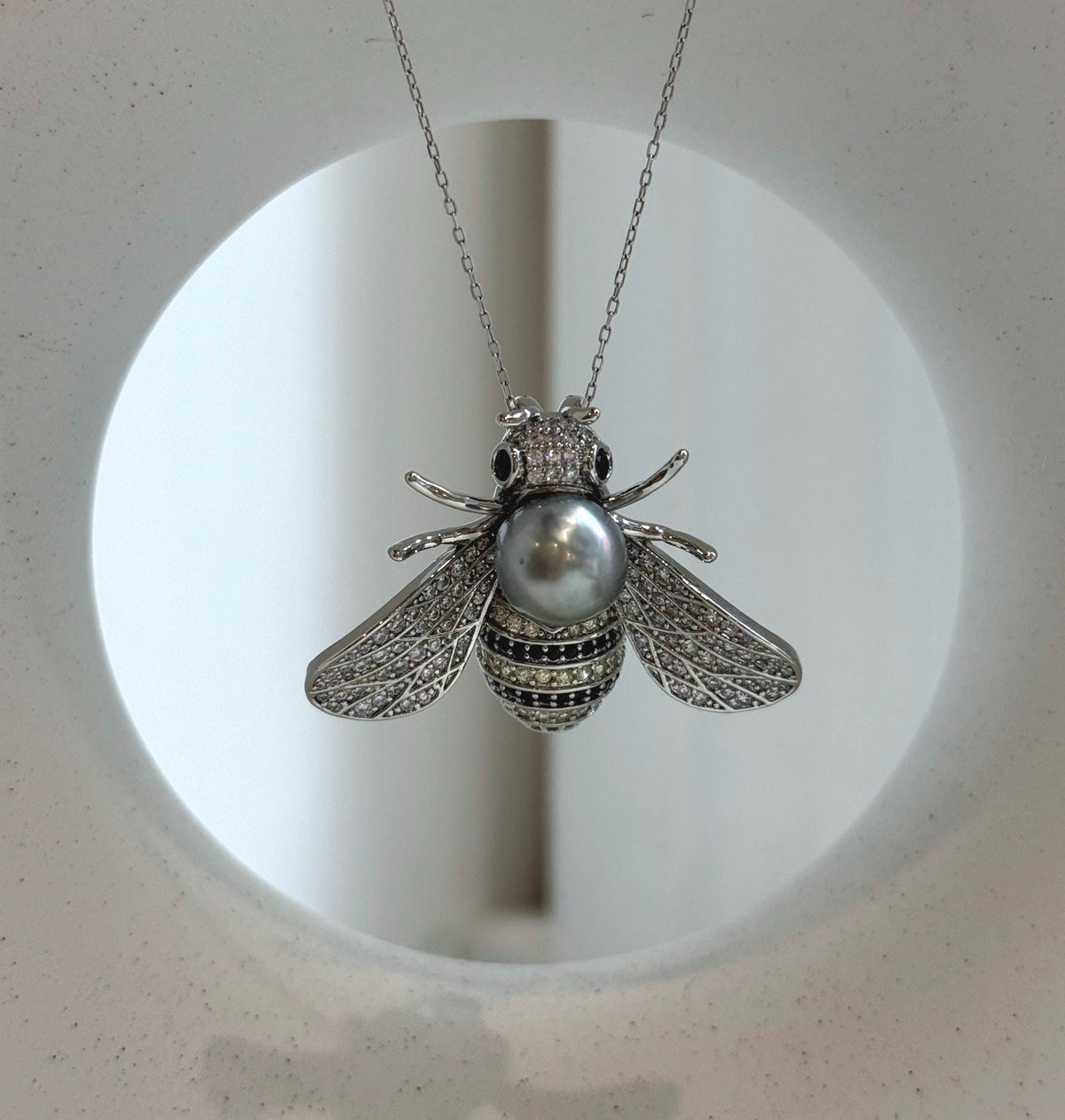 Elly’s Tahitian Platinum Ocean Pearl Bee Brooch Pendant 2in1: Extreme luster mirrored, 10.4mm, 4x3cm.
