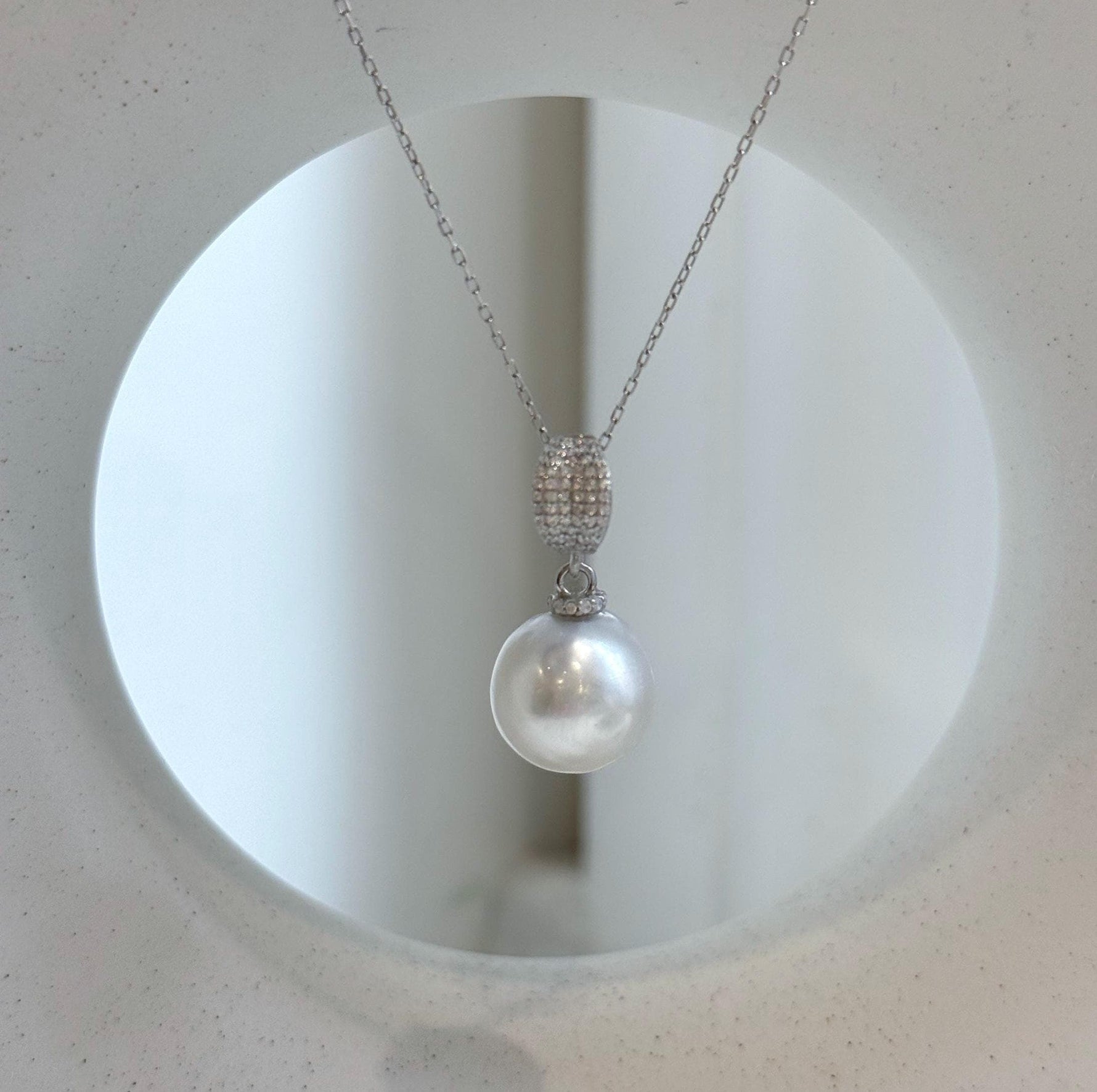 Elly’s 13mm Australian ocean white silver pearl cool Pendant: Extreme luster, 2.7cm high, S925 silver pendant.