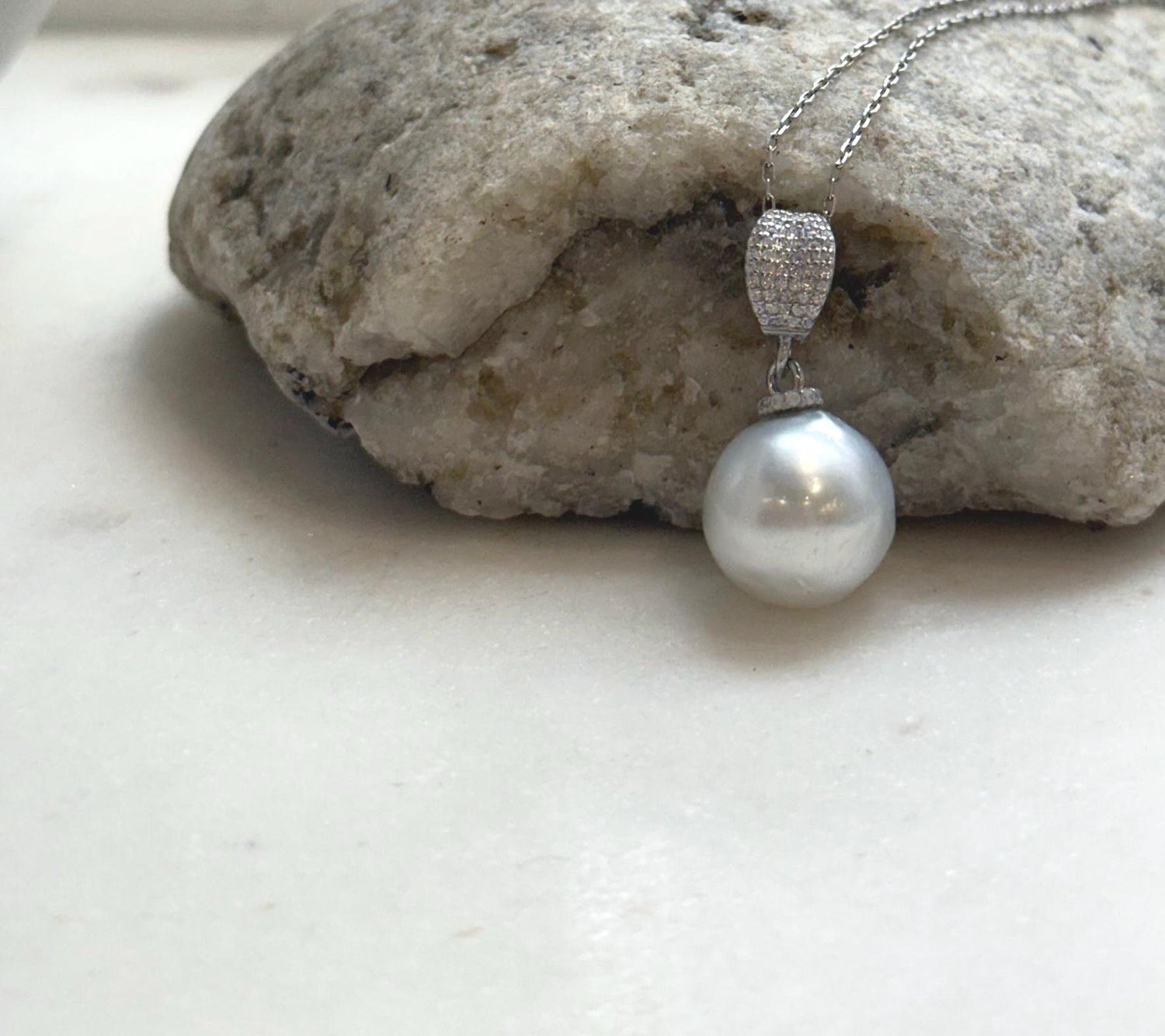 Elly’s 13mm Australian ocean white silver pearl cool Pendant: Extreme luster, 2.7cm high, S925 silver pendant.