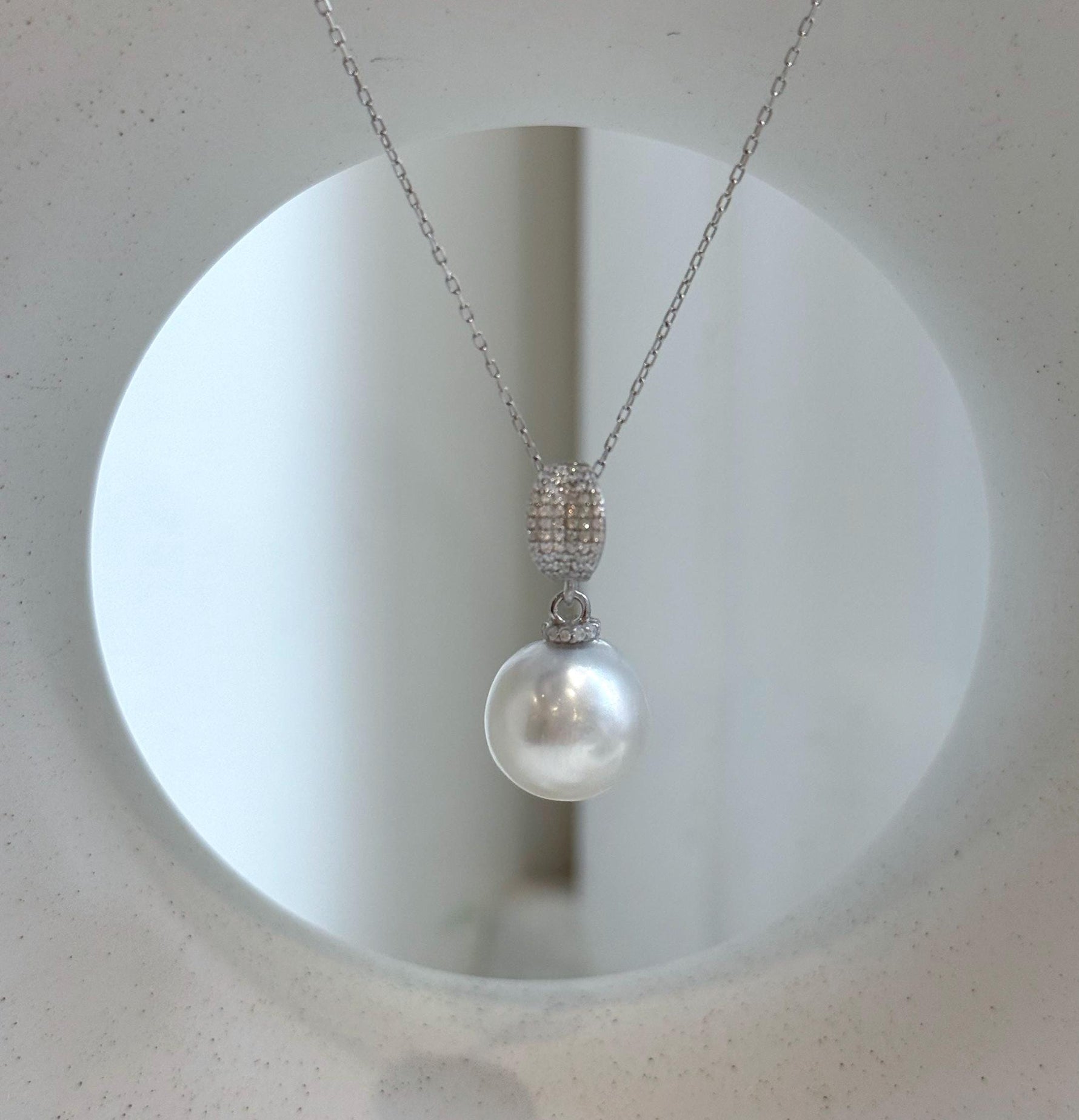 Elly’s 13mm Australian ocean white silver pearl cool Pendant: Extreme luster, 2.7cm high, S925 silver pendant.