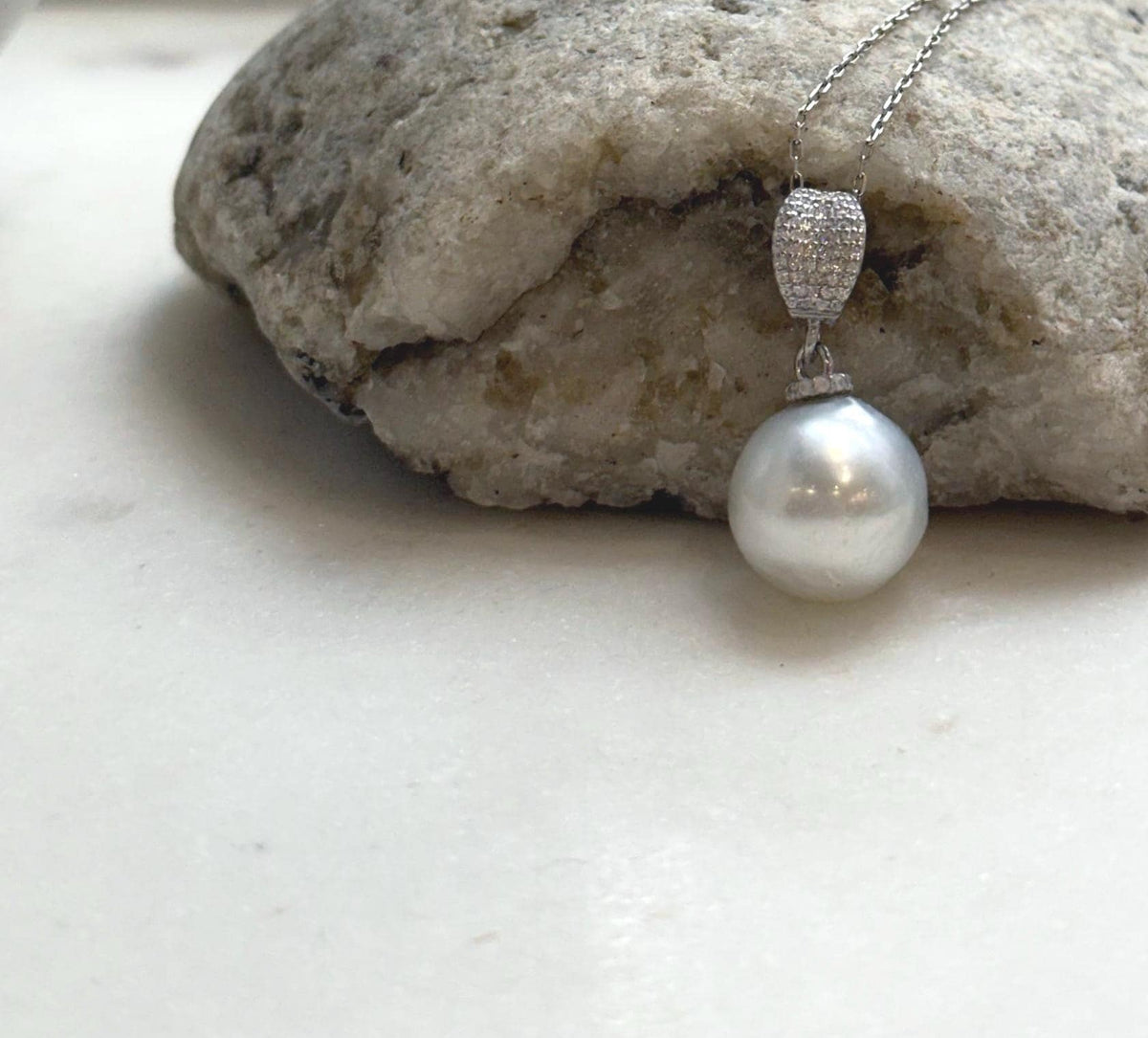 Elly’s 13mm Australian ocean white silver pearl cool Pendant: Extreme luster, 2.7cm high, S925 silver pendant.
