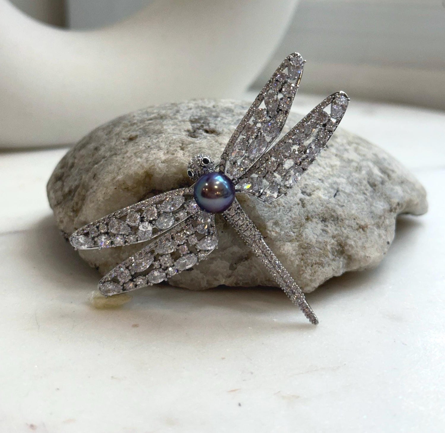 Elly’s Edison Purple blue  Pearl Dragonfly Brooch Pendant 2in1: Extreme luster mirrored, 8.9mm, 7x5cm, no chain.