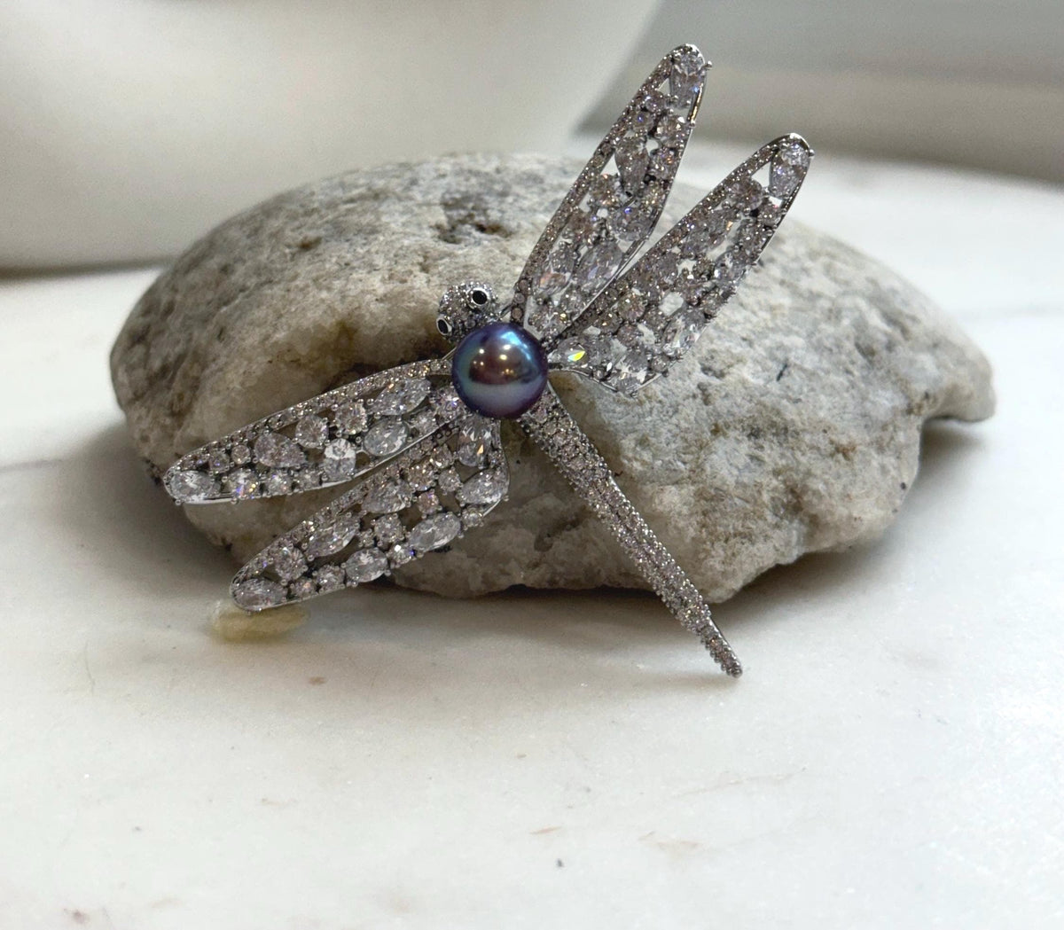 Elly’s Edison Purple blue  Pearl Dragonfly Brooch Pendant 2in1: Extreme luster mirrored, 8.9mm, 7x5cm, no chain.