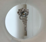 Elly’s Tahitian platinum Ocean Pearl Leopard Brooch pendant 2in1: Extreme luster mirrored, 10.2mm, 2.2x4.7cm, no chain.