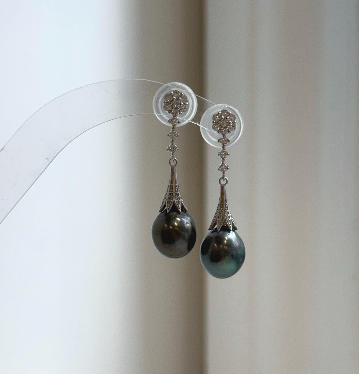 Elly’s 10mm Tahitian Peacock green hunter ocean Pearls Cool Earrings: Extreme luster Mirrored, 3.7cm high, S925 silver earrings.