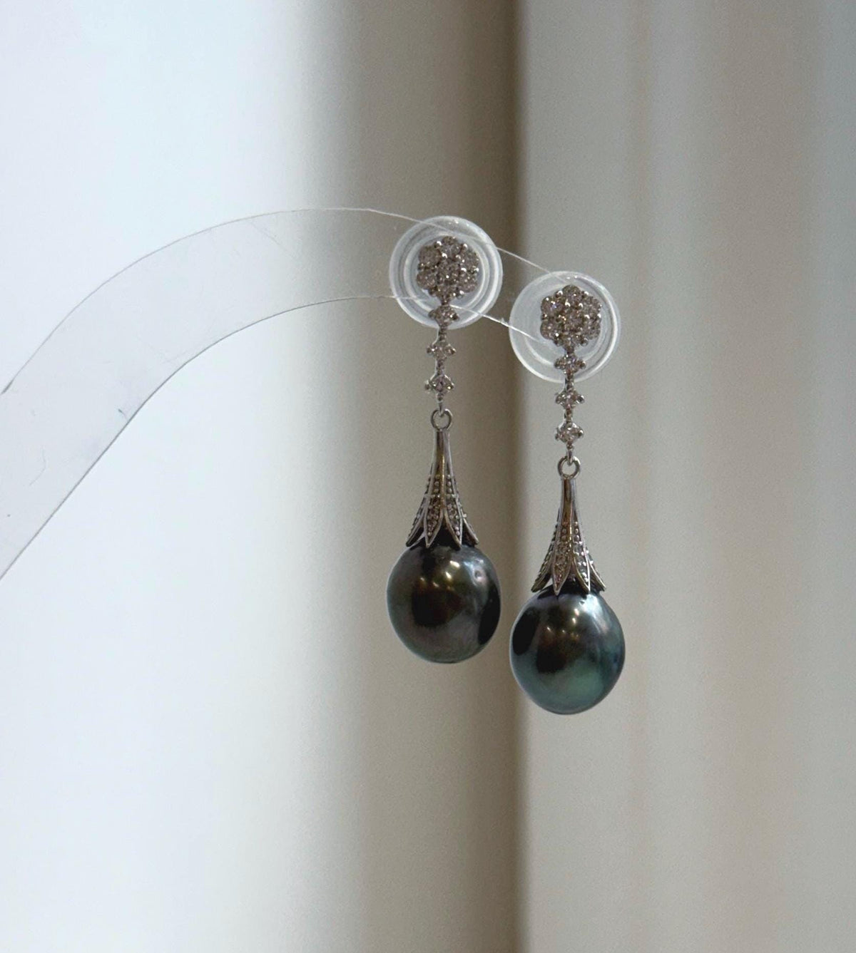 Elly’s 10mm Tahitian Peacock green hunter ocean Pearls Cool Earrings: Extreme luster Mirrored, 3.7cm high, S925 silver earrings.