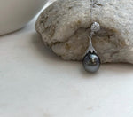 Elly’s 10.7mm Genius Tahitian peacock hunter Ocean Pearl Pendant: Extreme luster mirrored, 3.3cm high, S925 silver cook pendant.