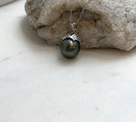Elly’s 11.6mm Genius Tahitian platinum hunter Ocean Pearl Pendant: Extreme luster mirrored, 2.1cm high, S925 silver pendant.