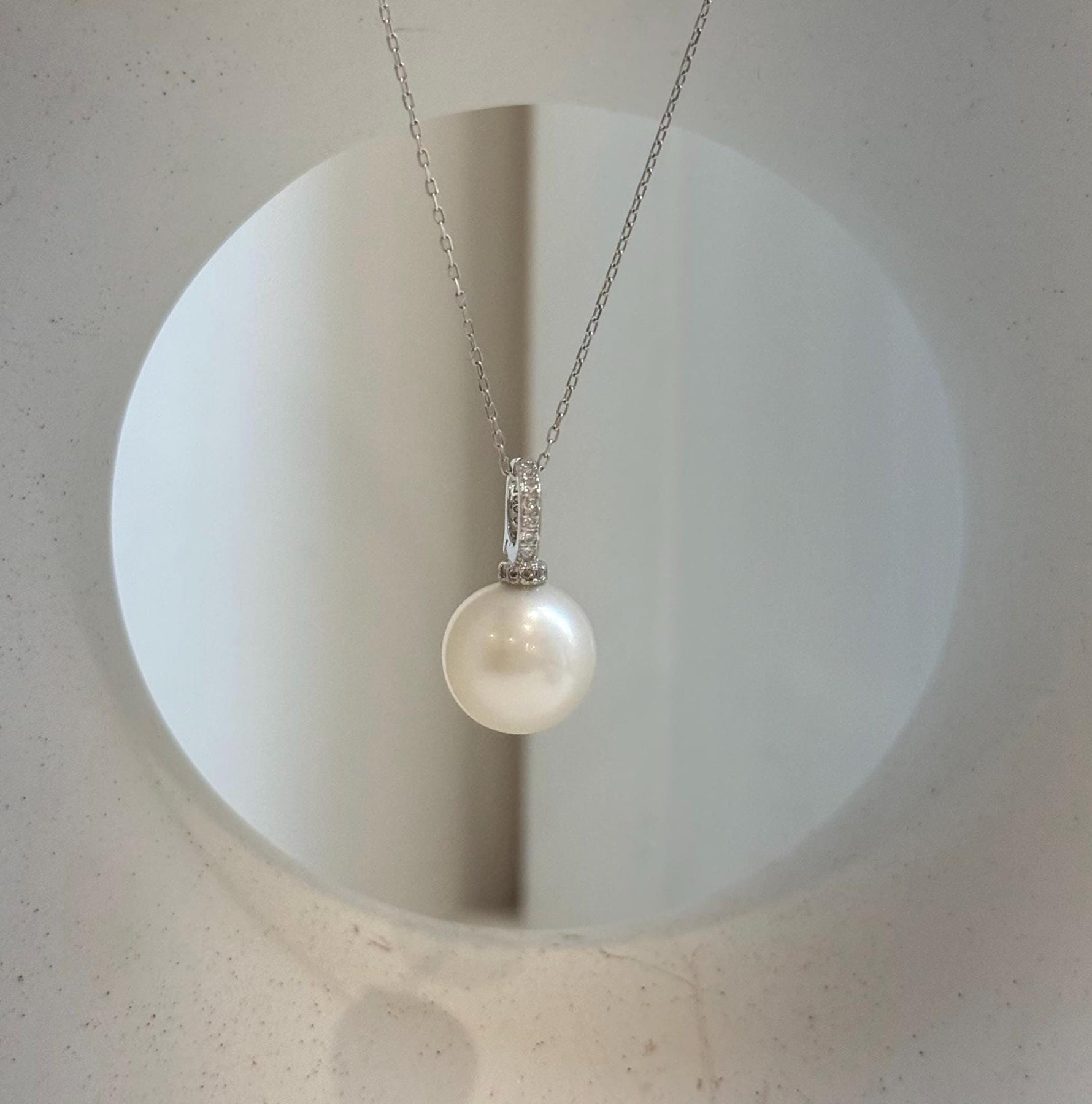 Elly’s 12.7mm Australian ocean white pearl cool Pendant: Extreme luster, 2.3cm high, S925 silver pendant.