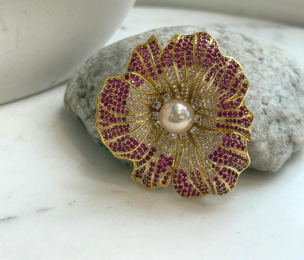 Elly’s 11.2mm Edison peach gold pearl Floral brooch pendant 2in1: Extreme luster mirrored, 5.5cm dia.