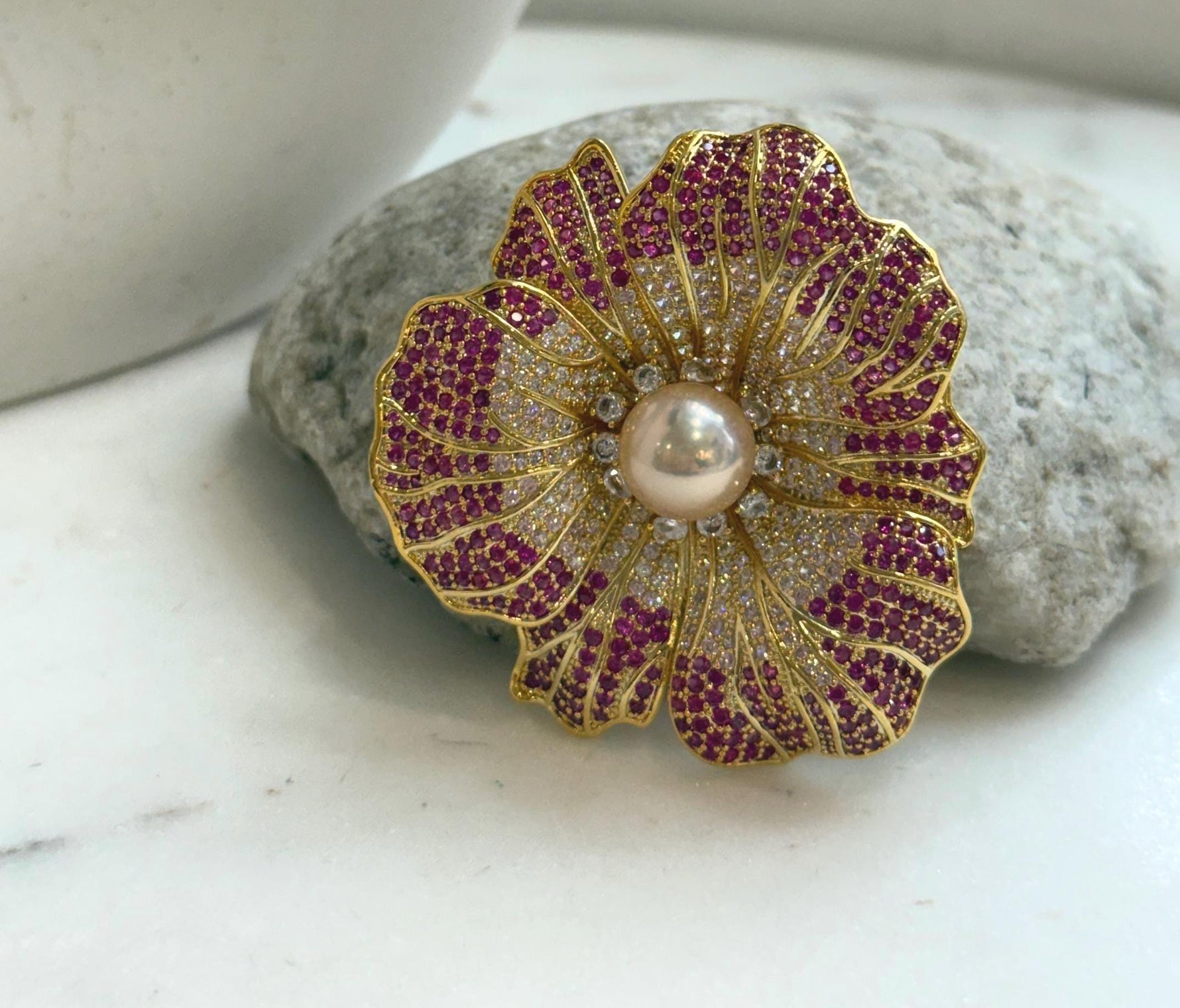Elly’s 11.2mm Edison peach gold pearl Floral brooch pendant 2in1: Extreme luster mirrored, 5.5cm dia.