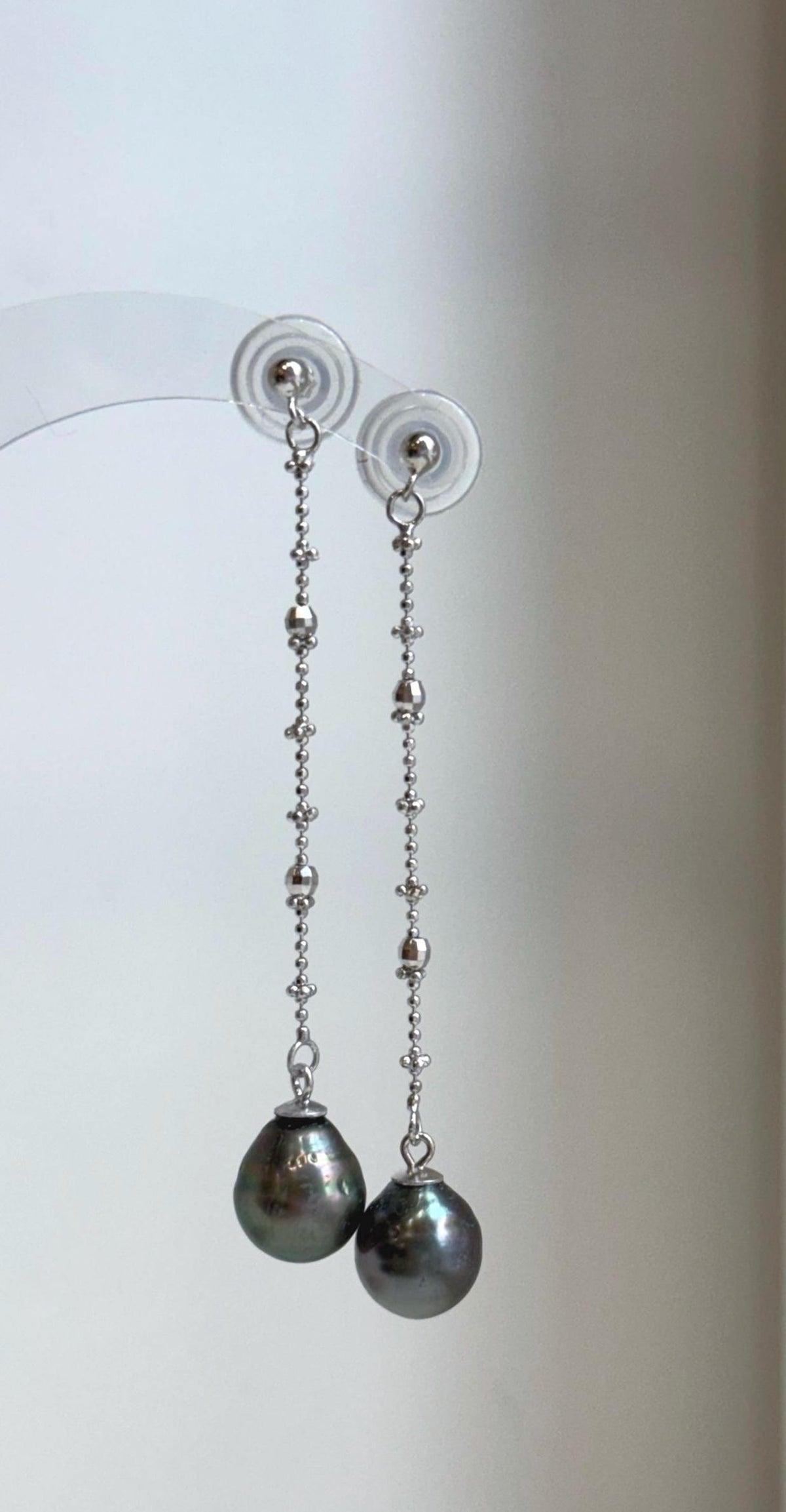 Elly’s 9.9mm Tahitian Peacock green ocean pearls earrings chandeliers: Extreme luster mirrored, 6.8cm high, s925 silver earrings.