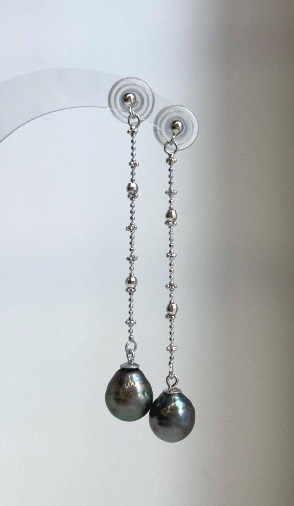 Elly’s 9.9mm Tahitian Peacock green ocean pearls earrings chandeliers: Extreme luster mirrored, 6.8cm high, s925 silver earrings.