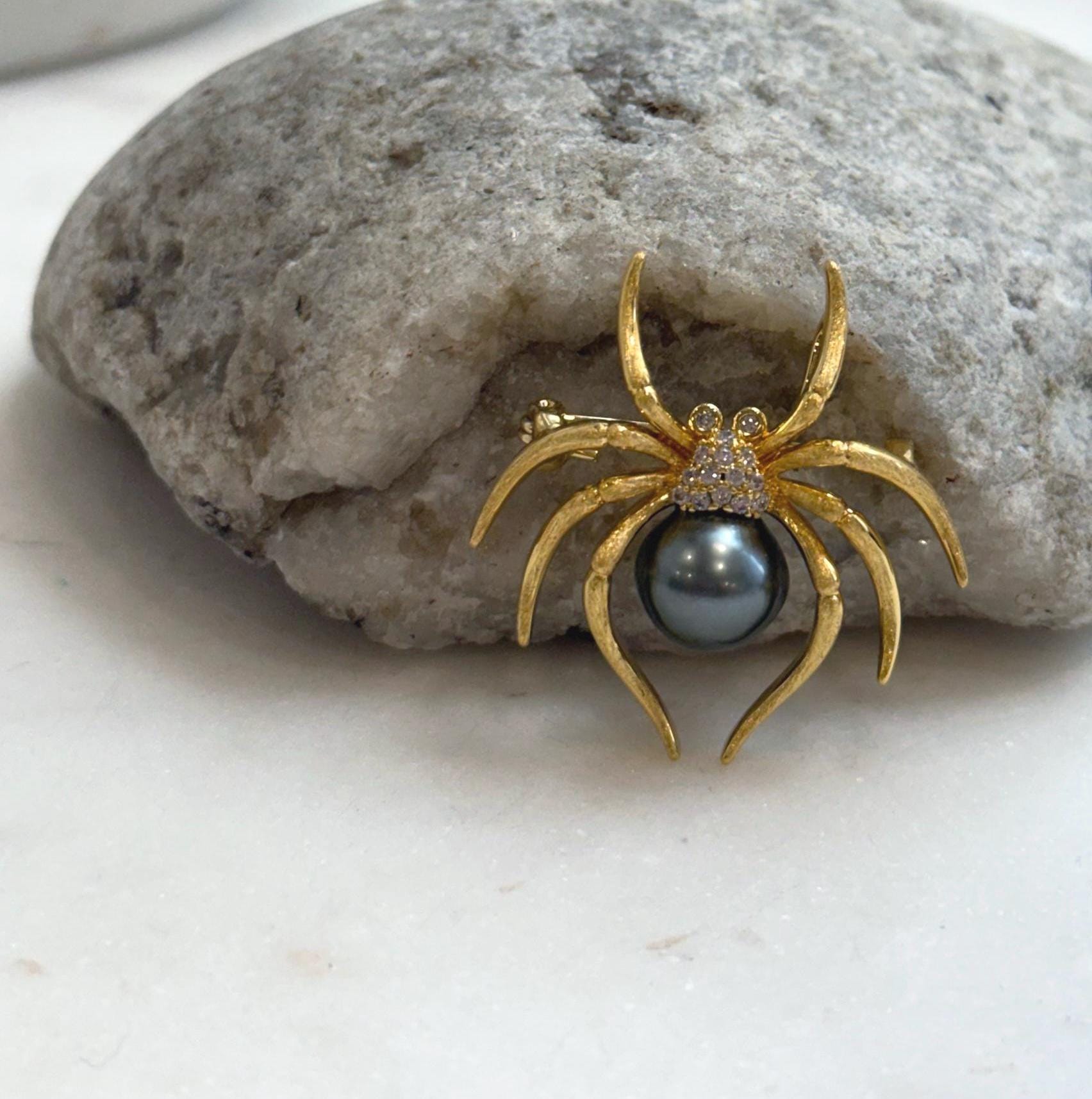 Elly’s 10.1mm Tahitian platinum Ocean Spider Brooch Pendant 2in1: Extreme Luster mirrored, 3.5x3.5cm