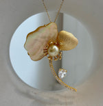 Elly’s Genius South Sea deep Golden Pearl fancy cool Floral  Brooch Pendant 2in1: 9.2mm, extreme luster mirrored.