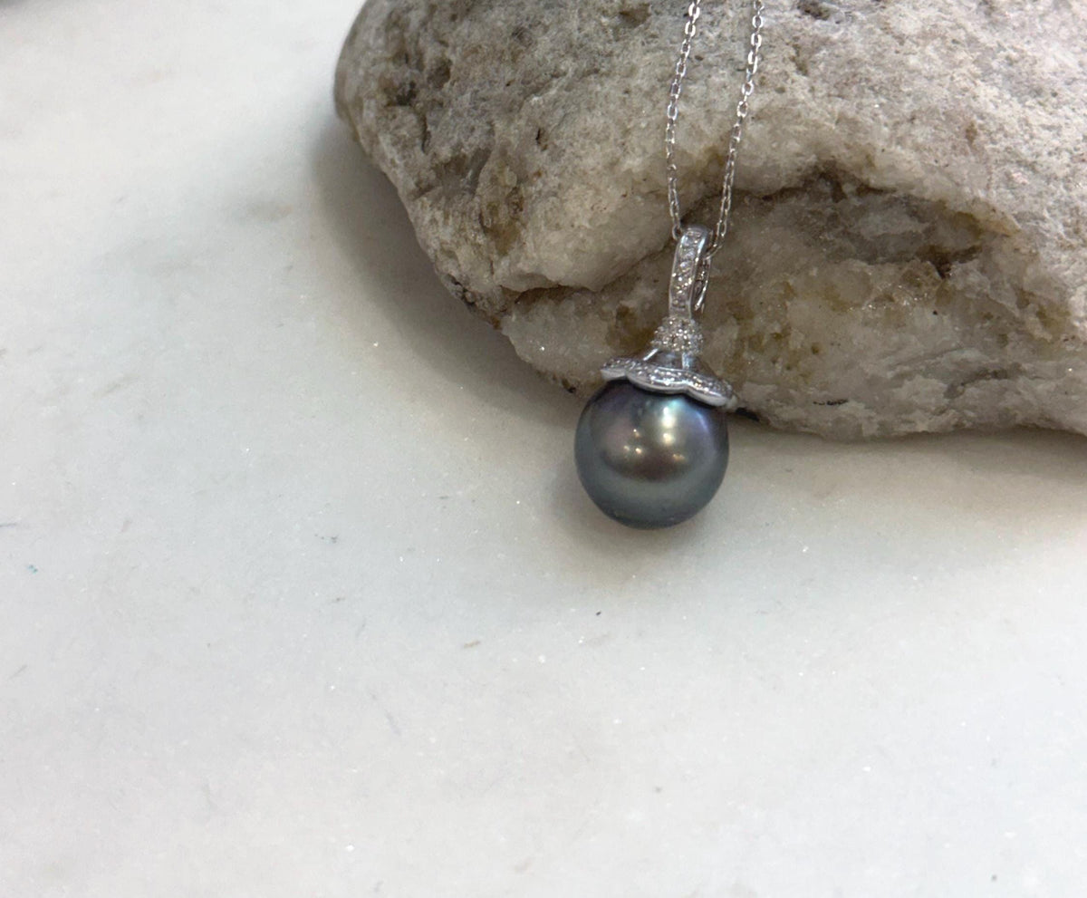 Elly’s 12.6mm Genius Tahitian hunter platinum Ocean Pearl Pendant: Extreme luster mirrored, 2.5cm high, S925 silver minimalist pendant.