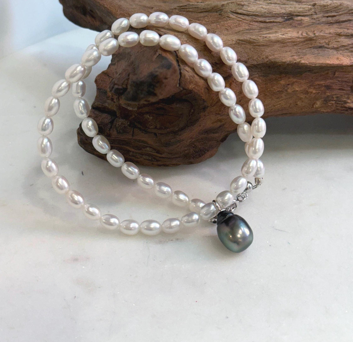 Elly’s 10.7mm Tahitian Peacock green ocean Freshwater white Pearls Necklace: extreme luster, S925 silver necklace. To 18.1”.