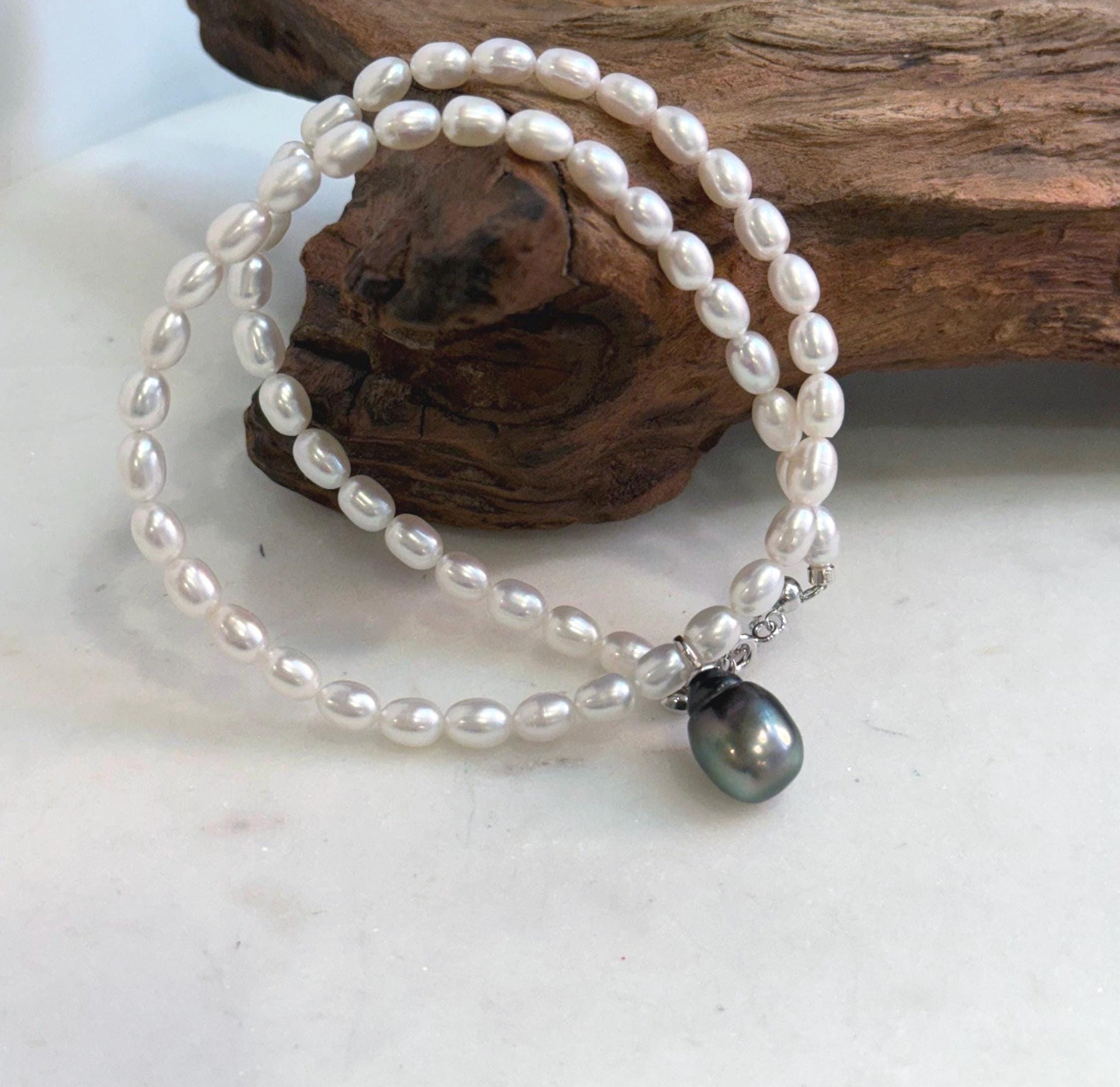 Elly’s 10.7mm Tahitian Peacock green ocean Freshwater white Pearls Necklace: extreme luster, S925 silver necklace. To 18.1”.
