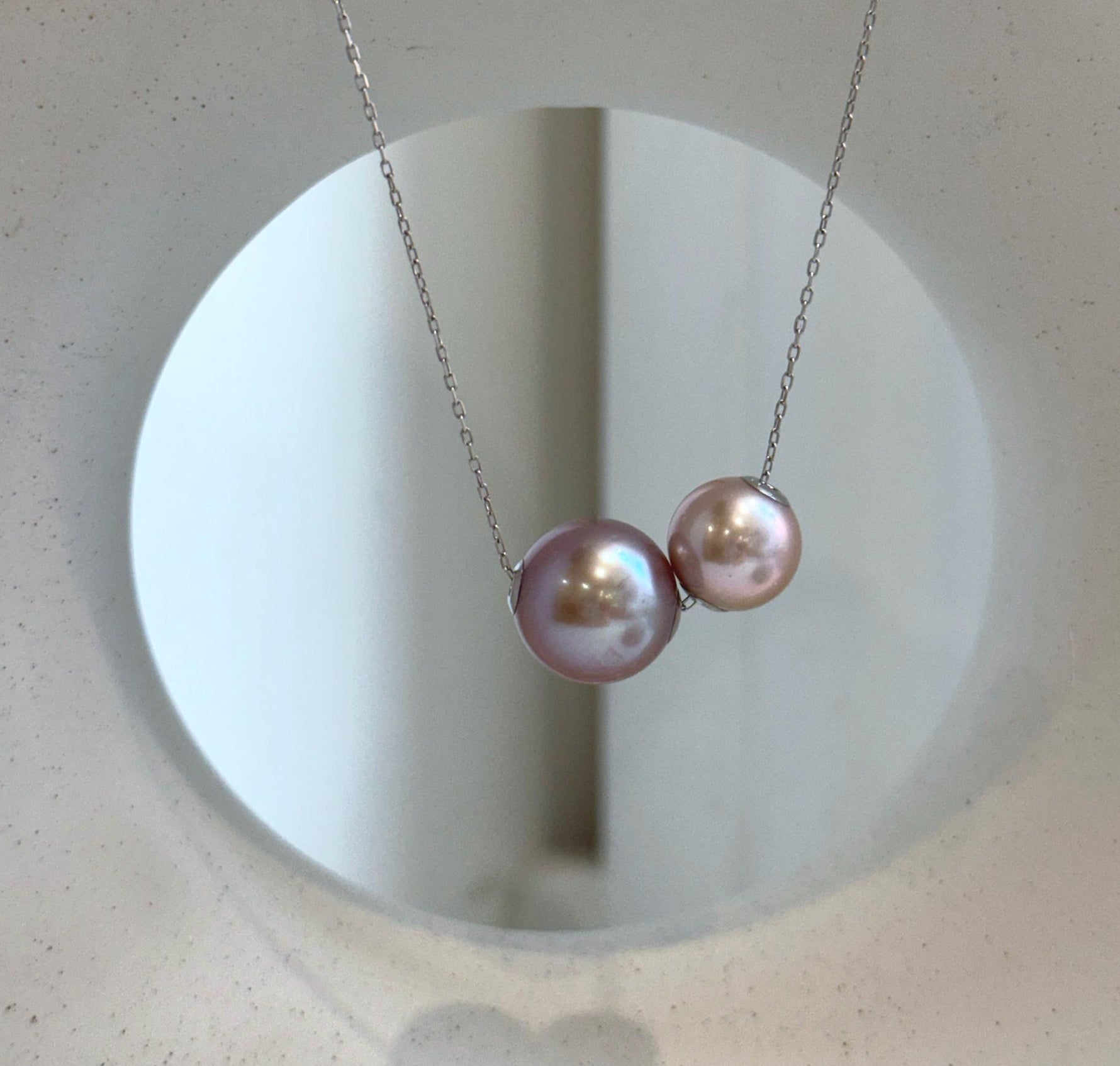 Elly’s Double Au750 18k Gold 10.7-13.2mm Edison Rose Mauve Pearls Floating pendants:Extreme luster mirrored.
