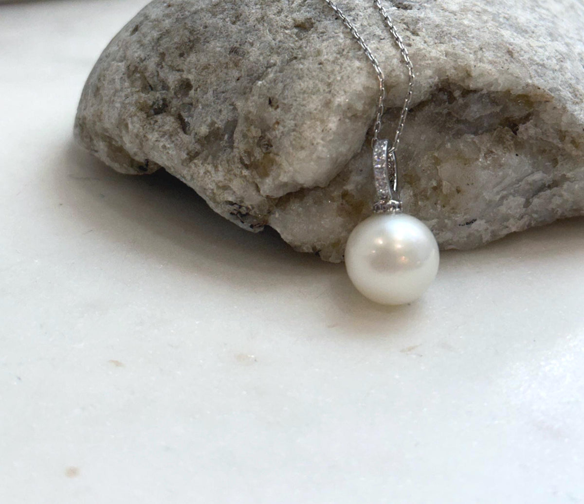 Elly’s 12.7mm Australian ocean silken white pearl cool Pendant: Extreme luster, 2.2cm high, S925 silver pendant.
