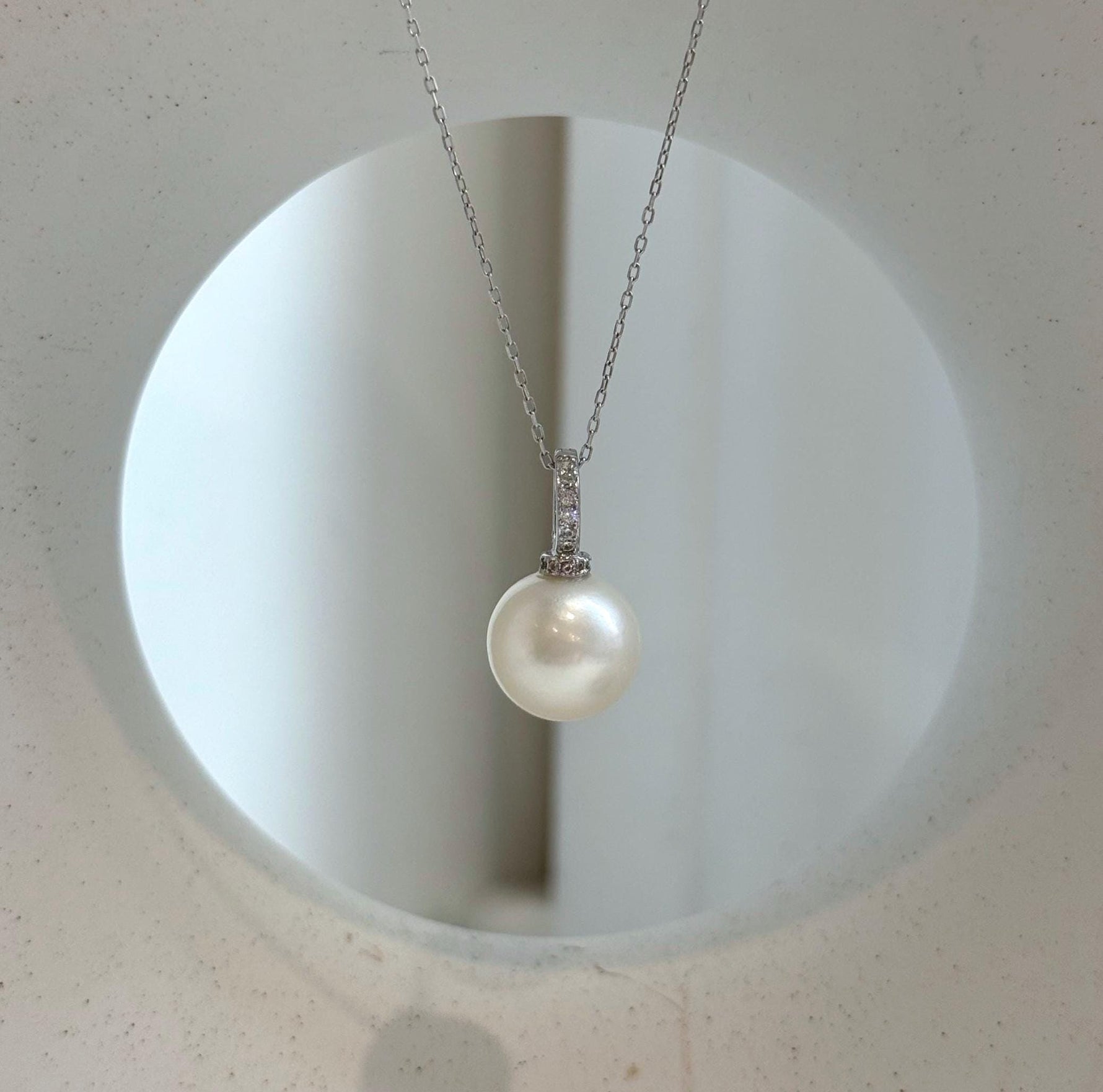 Elly’s 12.7mm Australian ocean silken white pearl cool Pendant: Extreme luster, 2.2cm high, S925 silver pendant.