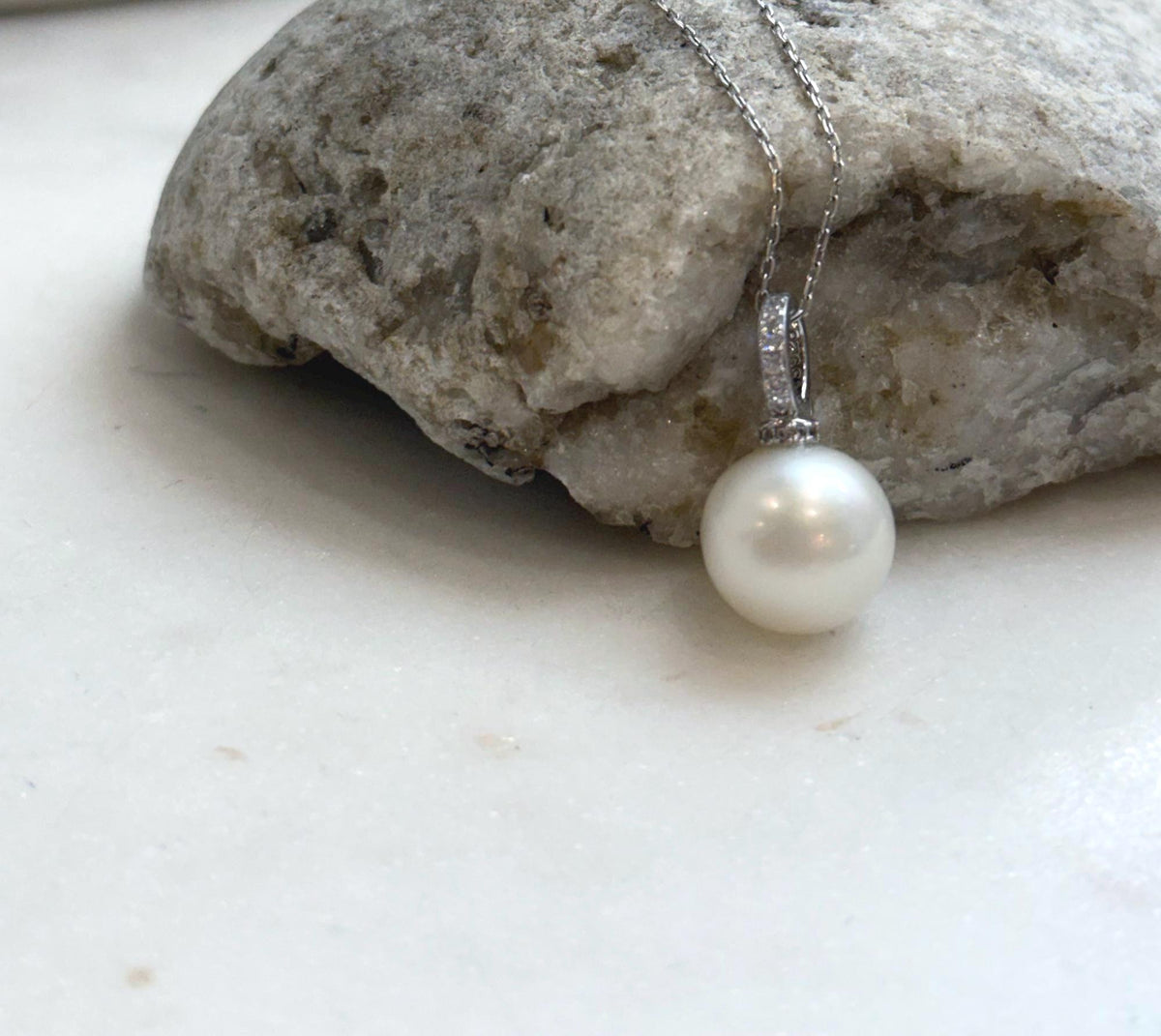 Elly’s 12.7mm Australian ocean silken white pearl cool Pendant: Extreme luster, 2.2cm high, S925 silver pendant.