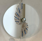 Elly’s 8.5mm Tahitian platinum blue Ocean feather Brooch Pendant 2in1: Extreme Luster mirrored, no chain.