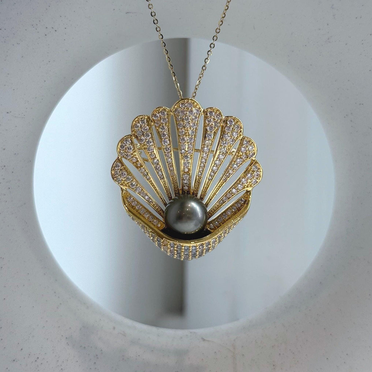 Elly’s 10mm Tahitian pistachio  Avocado Ocean Shell Brooch Pendant 2in1: Extreme Luster mirrored, 3.5x4cm