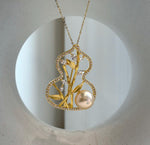Elly’s 11.9mm Edison peach gold pearl Gourd brooch pendant 2in1: Extreme luster mirrored, 3x4cm.