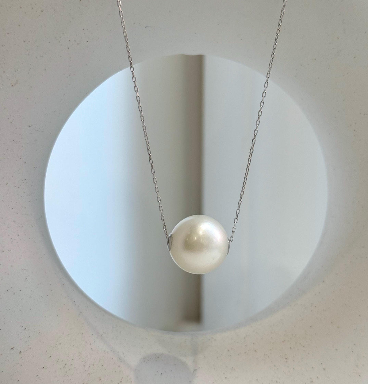 Elly’s Au750 18K Gold, 14.4mm Huge Australian ocean White Round Pearl, Floating pendant: Extreme luster,  S925 silver chain Magnetic clips.