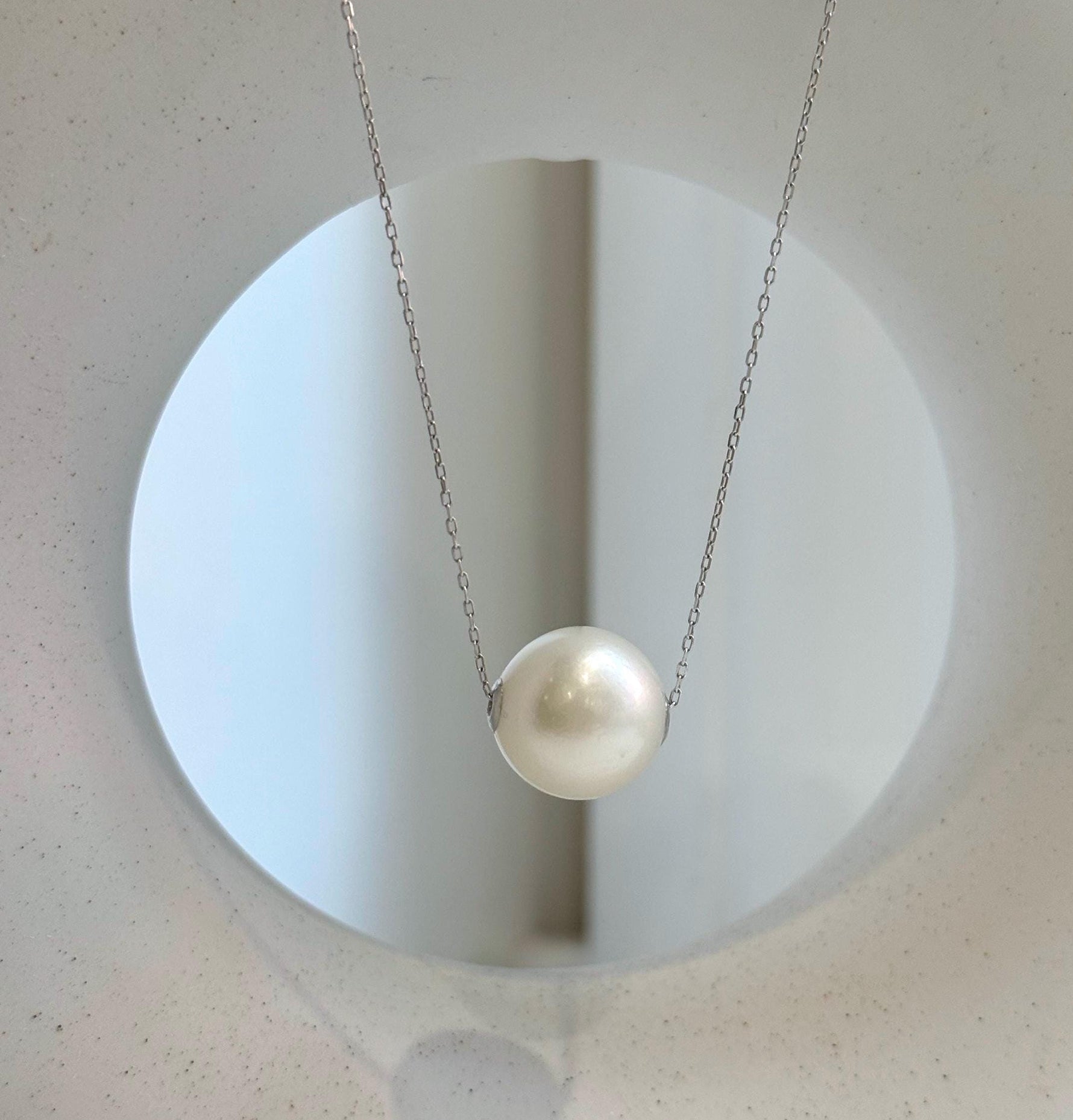 Elly’s Au750 18K Gold, 14.4mm Huge Australian ocean White Round Pearl, Floating pendant: Extreme luster,  S925 silver chain Magnetic clips.