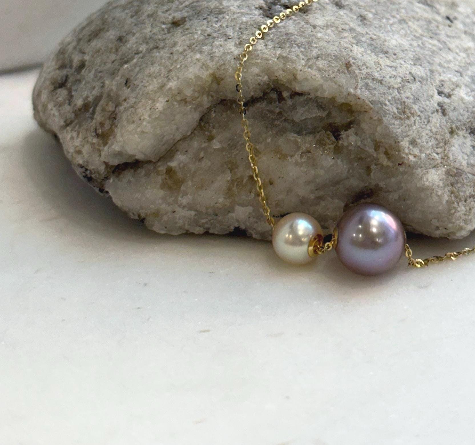 Elly’s Double Au750 18k Gold 7.8-10.7mm Akoya Ocean Edison Pearls Floating pendants:Extreme luster mirrored.