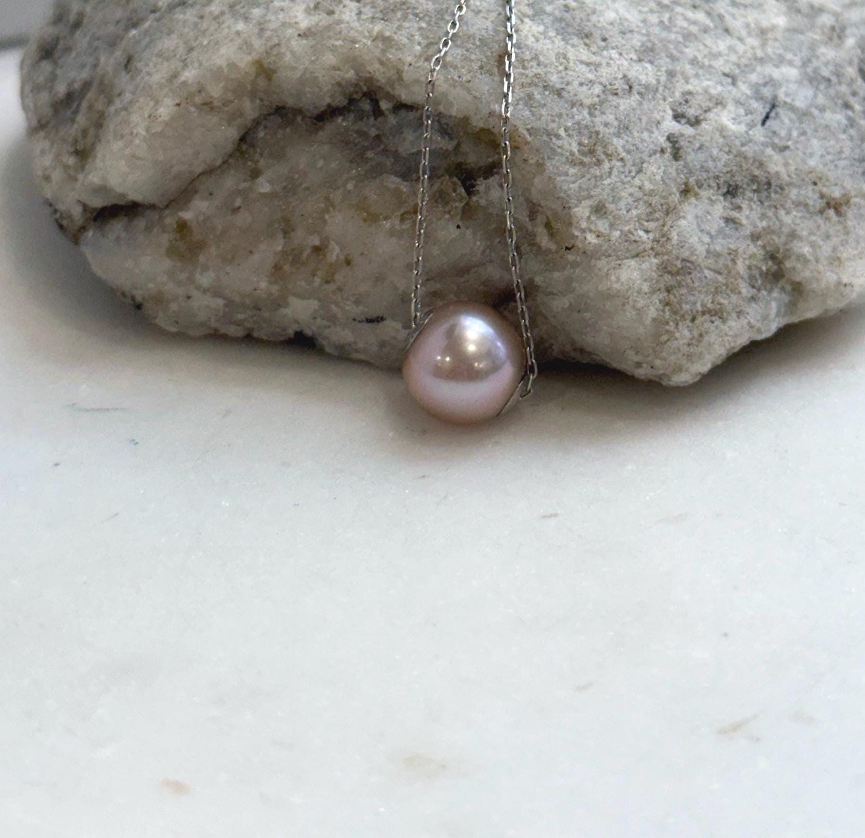 Au750 18k White Gold 10.4mm Rose Edison Pearl Floating pendant: Extreme luster mirrored, S925 silver chain.