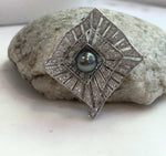 Elly’s peacock green Tahitian ocean Pearl Vintage Brooch Pendant 2in1: Extreme luster, 9.6mm, 3.5x3.8cm.