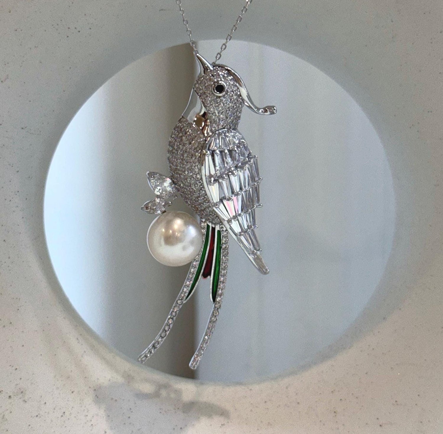 Elly’s Edison white Pearl Bird Brooch Pendant 2in1: Extreme luster mirrored, 11.2mm, 3x6.5cm