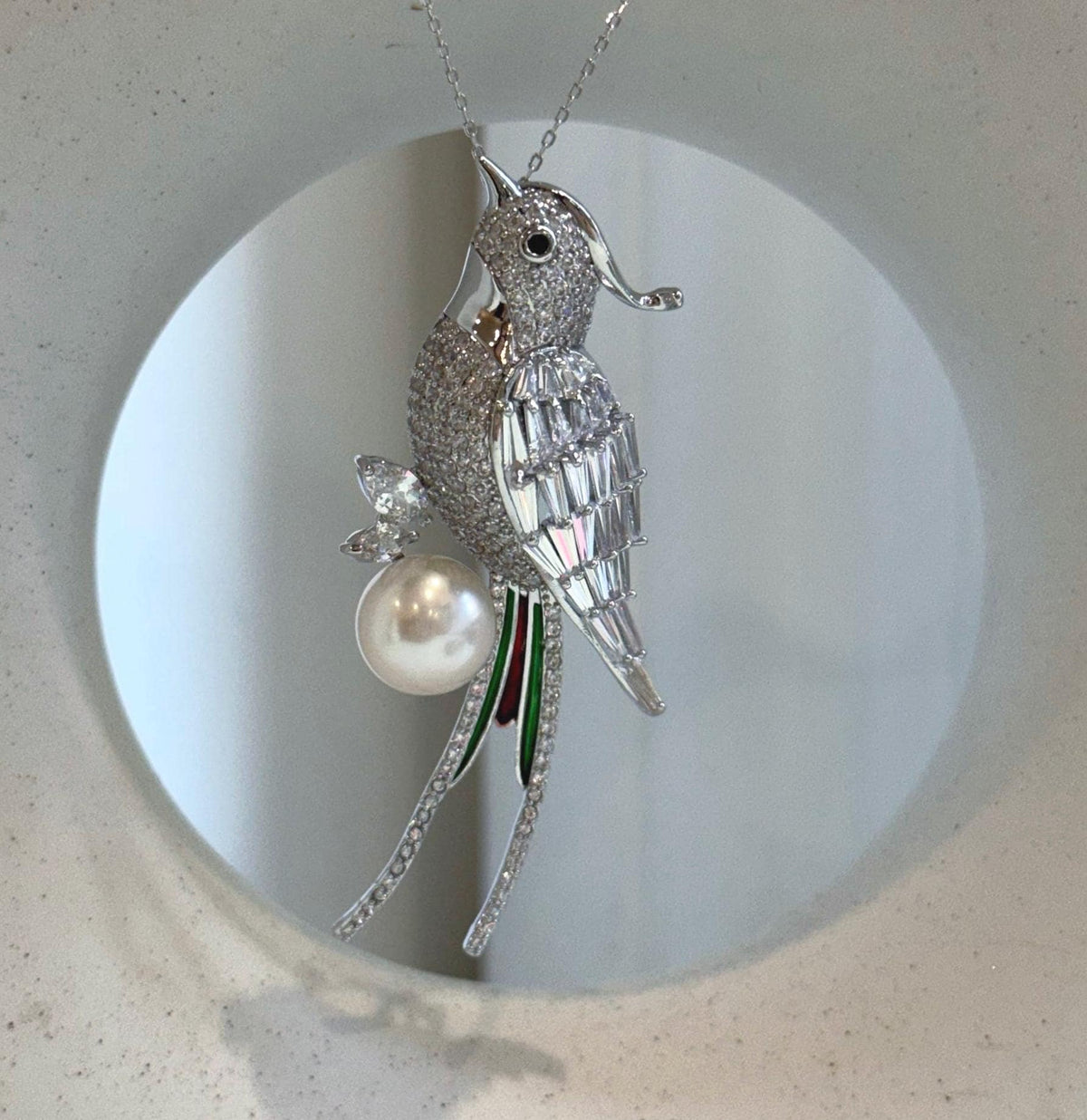 Elly’s Edison white Pearl Bird Brooch Pendant 2in1: Extreme luster mirrored, 11.2mm, 3x6.5cm