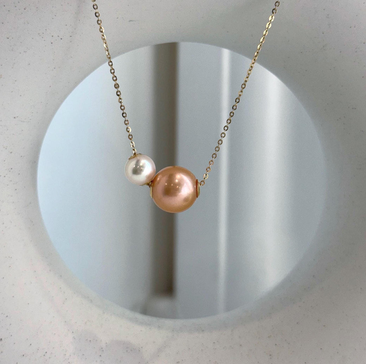 Elly’s Double Au750 18k Gold 7.5-11.3mm Akoya Ocean Edison Pearls Floating pendants:Extreme luster mirrored.