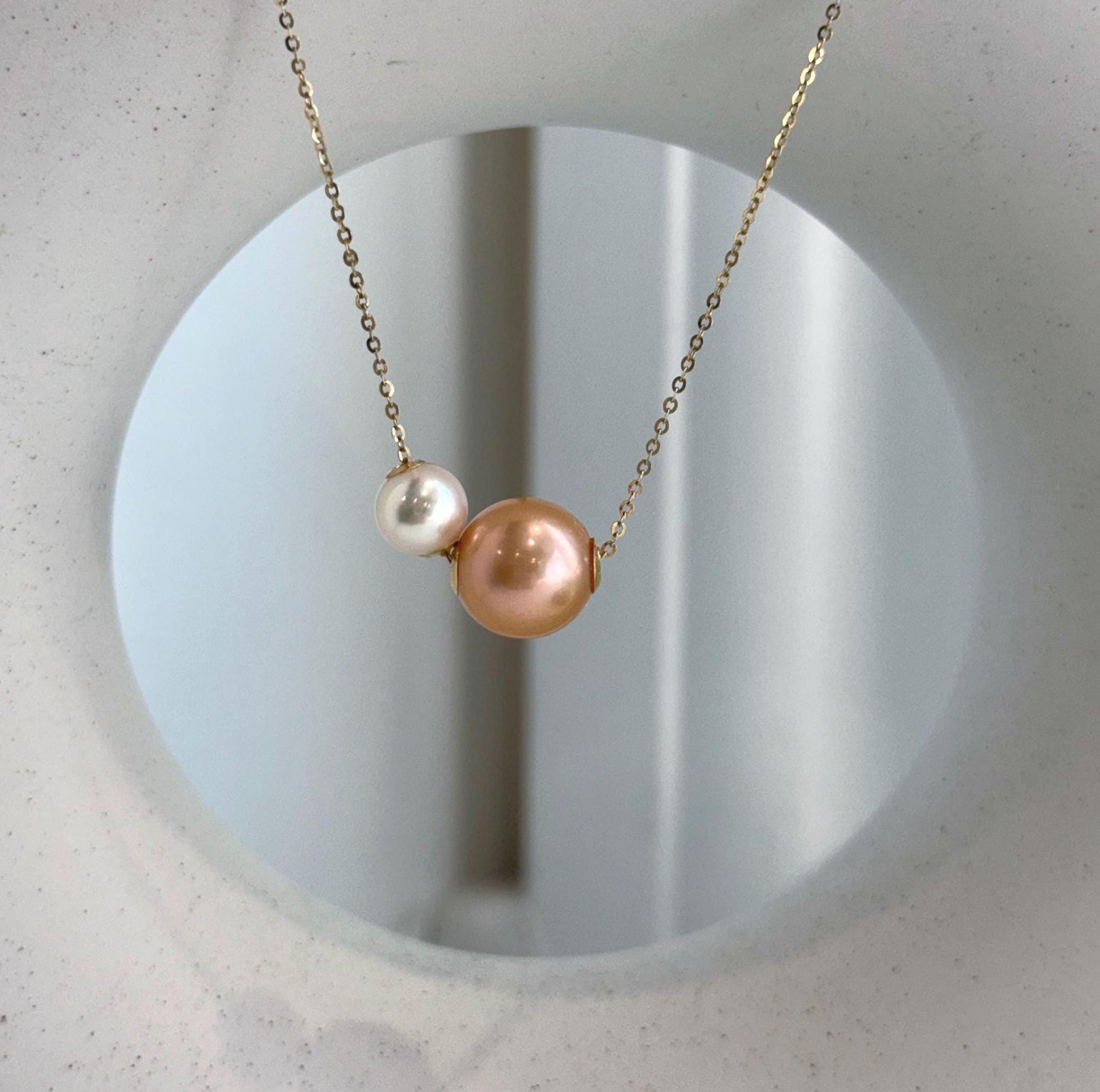 Elly’s Double Au750 18k Gold 7.5-11.3mm Akoya Ocean Edison Pearls Floating pendants:Extreme luster mirrored.