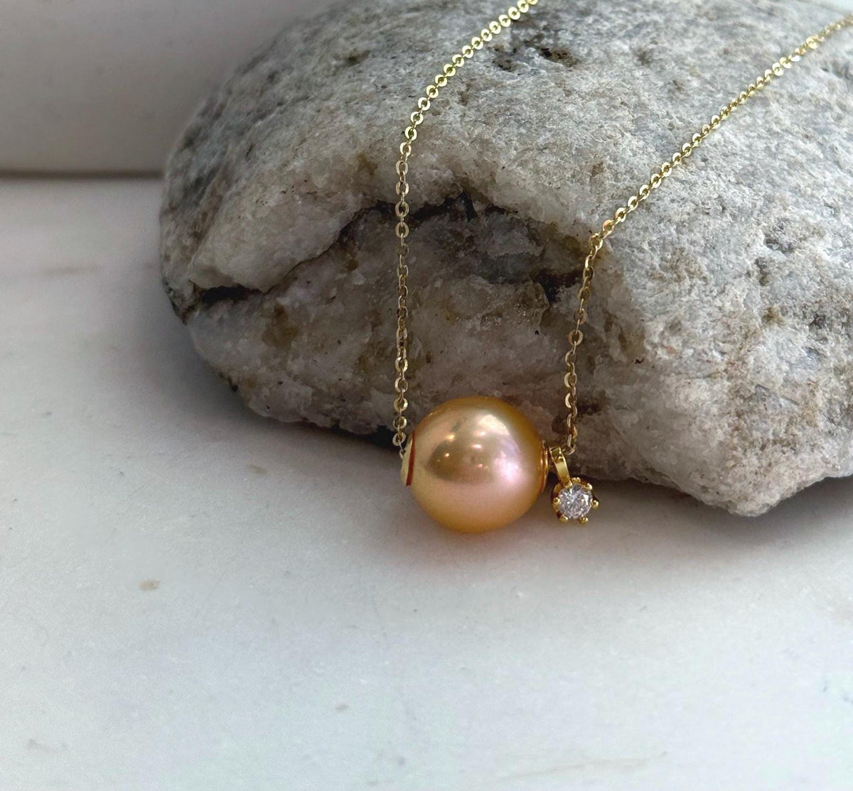 Elly’s Au750 18k Gold 11.2mm Edison Sunset peach gold Pearl Floating pendant:Extreme luster mirrored, S925 silver chain with little drop.