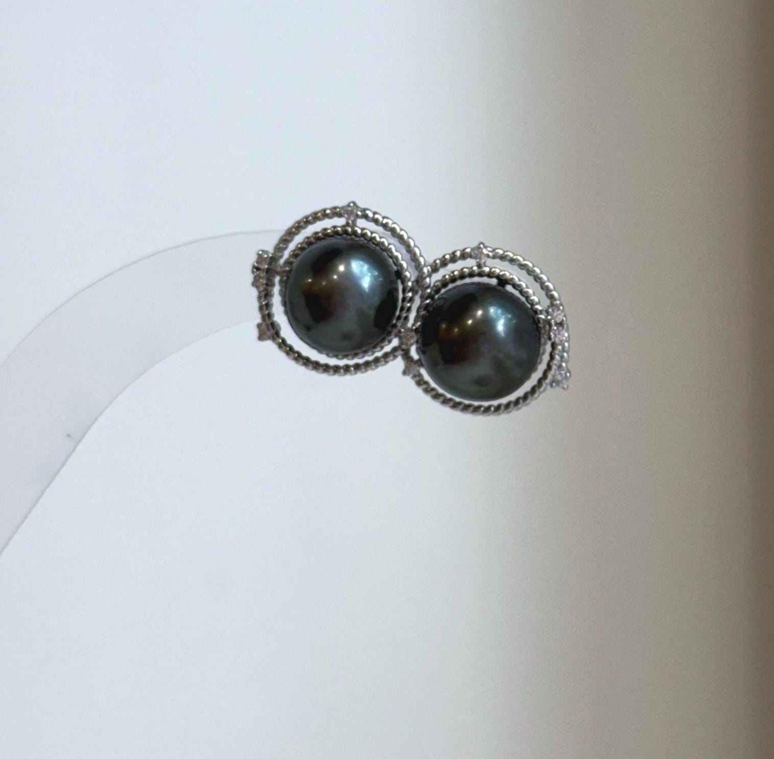 Elly’s 10.3mm Tahitian black Platinum ocean Pearls Earrings: Extreme luster Mirrored, 1.5cm high, S925 silver earrings.