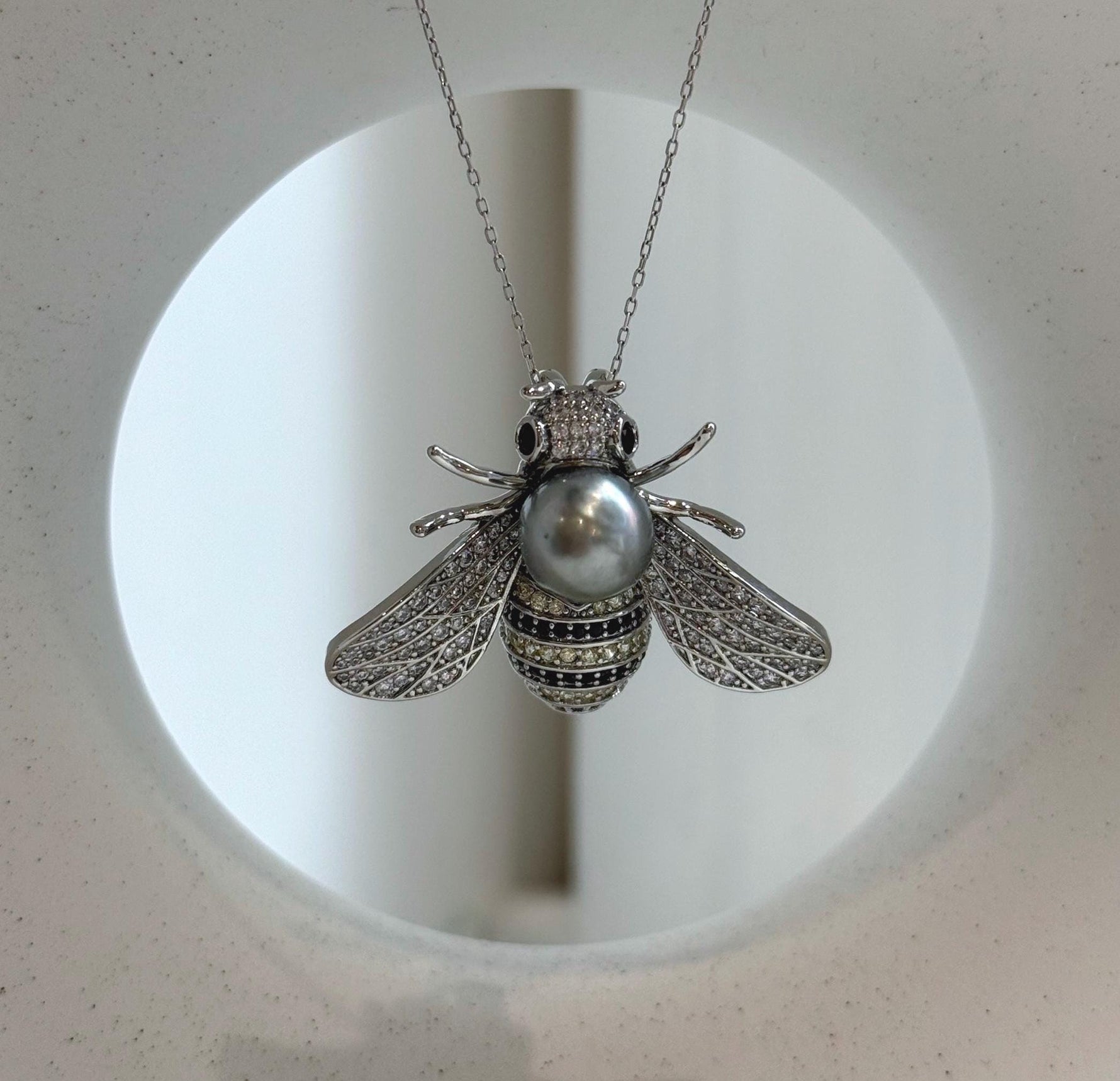 Elly’s Tahitian Platinum Ocean Pearl Bee Brooch Pendant 2in1: Extreme luster mirrored, 10.4mm, 4x3cm.