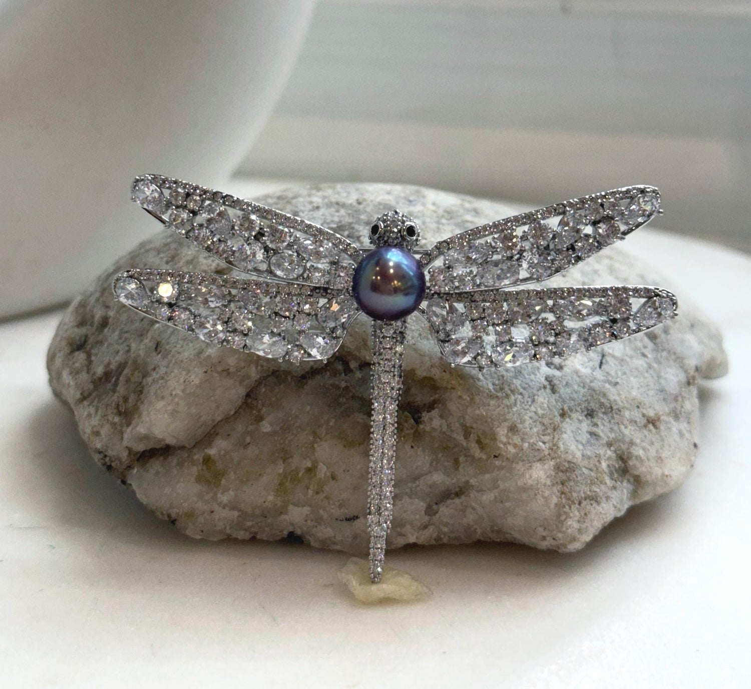 Elly’s Edison Purple blue  Pearl Dragonfly Brooch Pendant 2in1: Extreme luster mirrored, 8.9mm, 7x5cm, no chain.