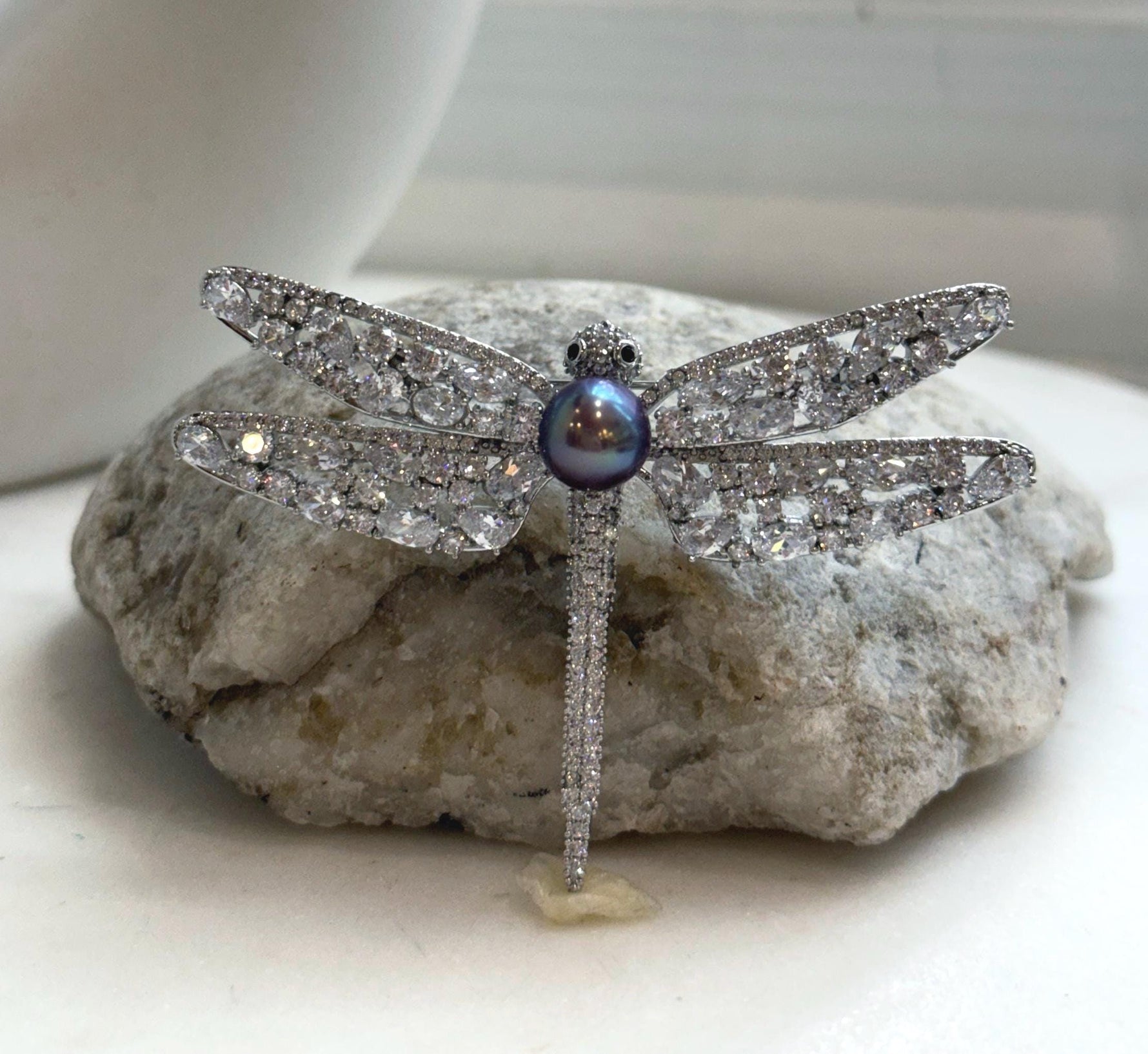 Elly’s Edison Purple blue  Pearl Dragonfly Brooch Pendant 2in1: Extreme luster mirrored, 8.9mm, 7x5cm, no chain.