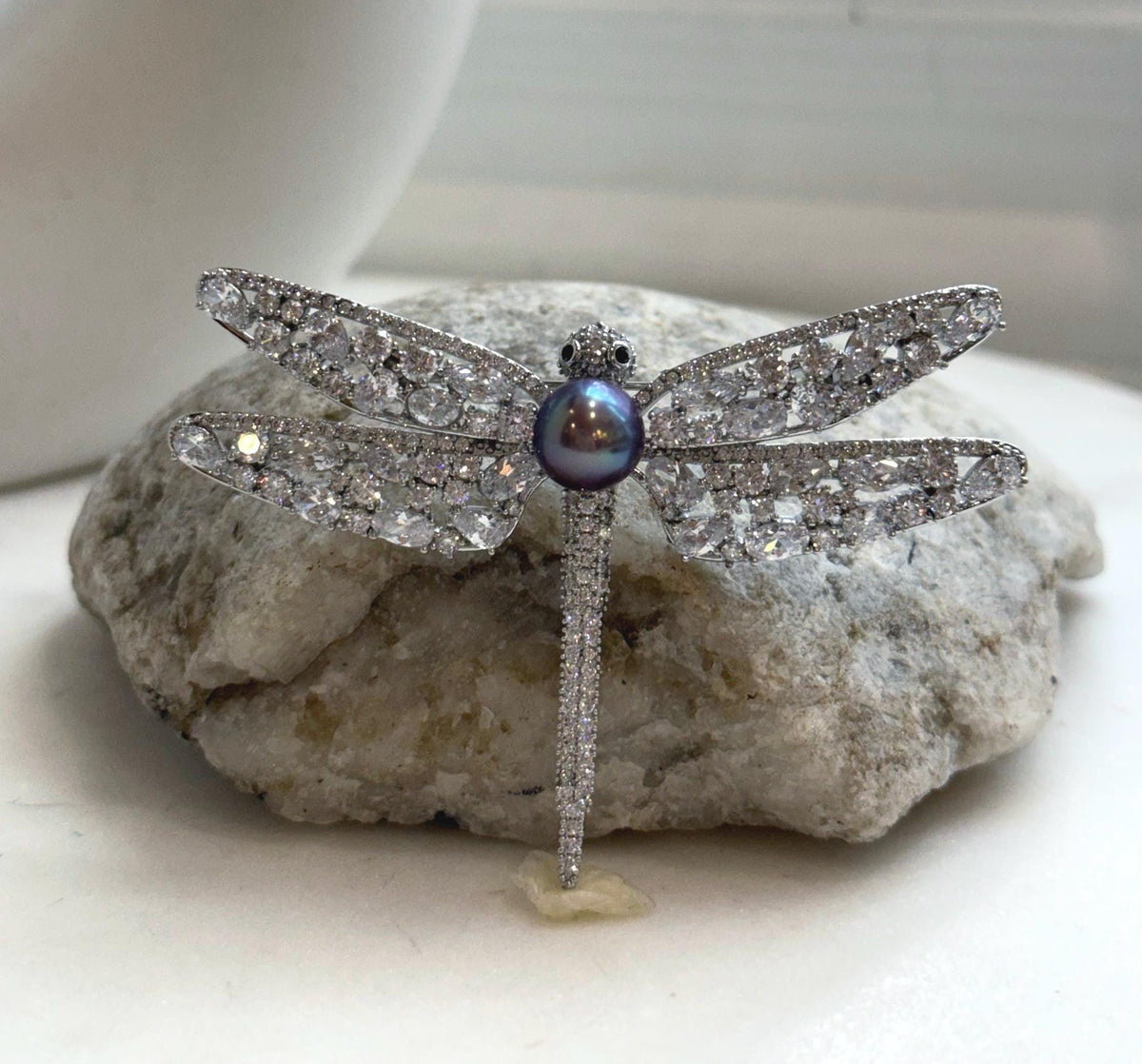Elly’s Edison Purple blue  Pearl Dragonfly Brooch Pendant 2in1: Extreme luster mirrored, 8.9mm, 7x5cm, no chain.