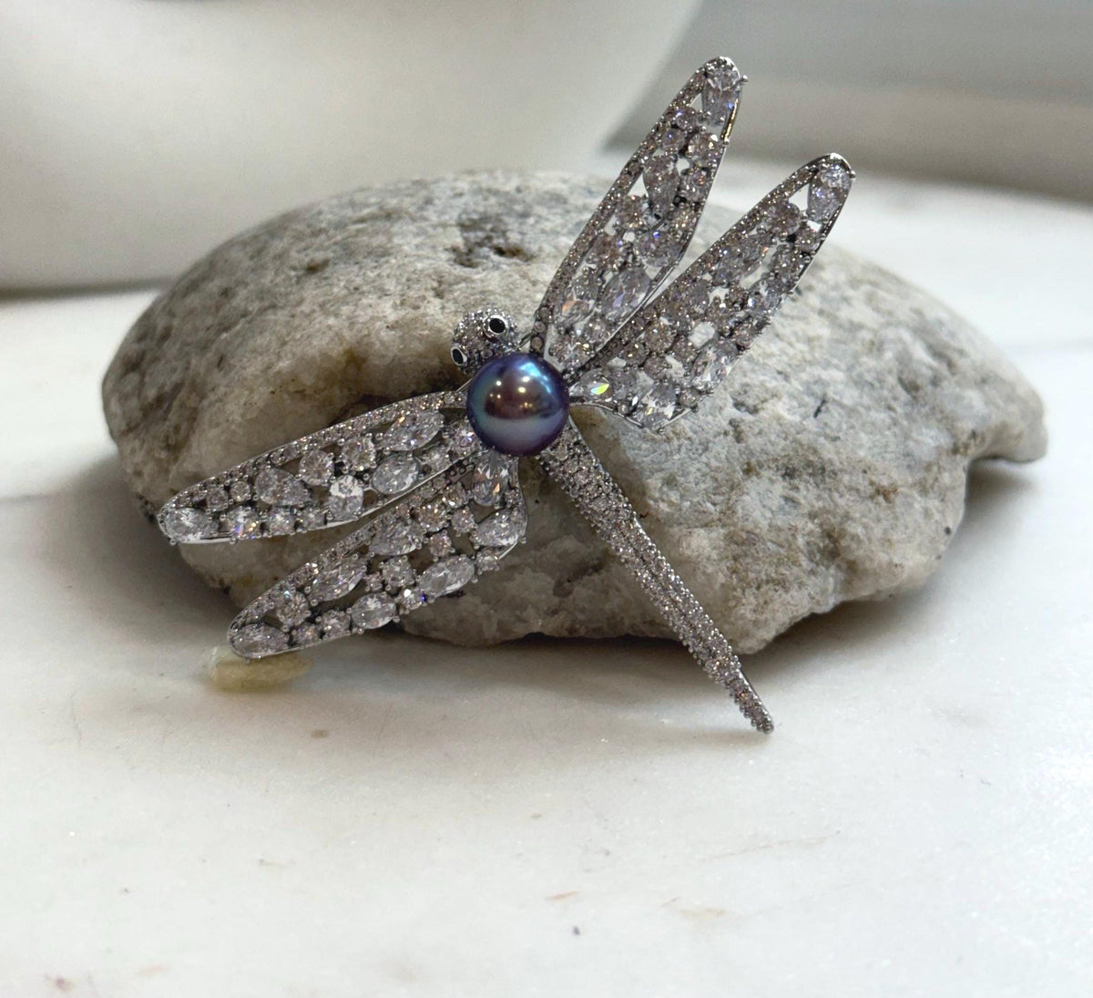 Elly’s Edison Purple blue  Pearl Dragonfly Brooch Pendant 2in1: Extreme luster mirrored, 8.9mm, 7x5cm, no chain.