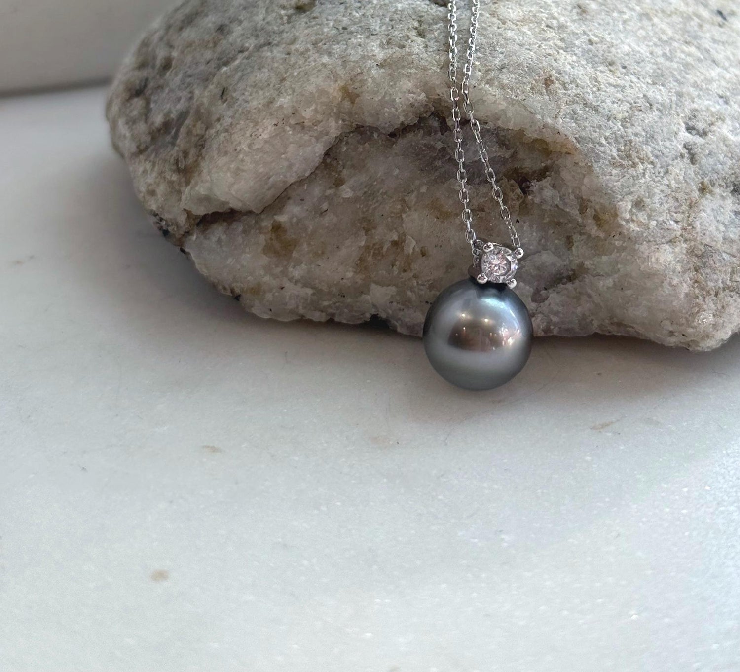Elly’s 11.1mm Tahitian silver platinum ocean Pearl pendant: Extreme luster mirrored, S925 silver minimalist pendant, 1.5cm high.