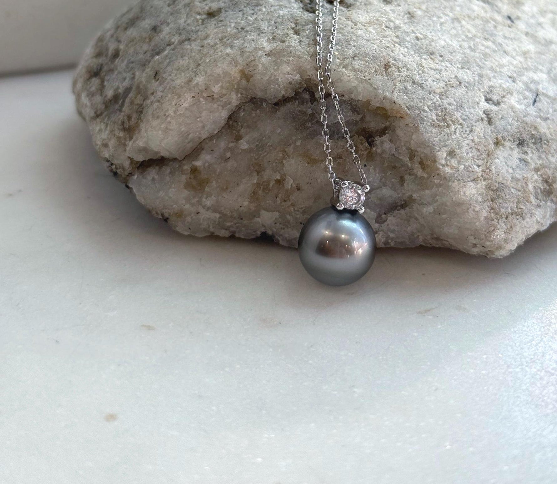 Elly’s 11.1mm Tahitian silver platinum ocean Pearl pendant: Extreme luster mirrored, S925 silver minimalist pendant, 1.5cm high.