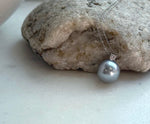 Elly’s 11.8mm Au750 18K Gold Genius Tahitian silver gray Ocean Pearl Pendant: Extreme luster mirrored, 1.5cm high, 18K real gold pendant.