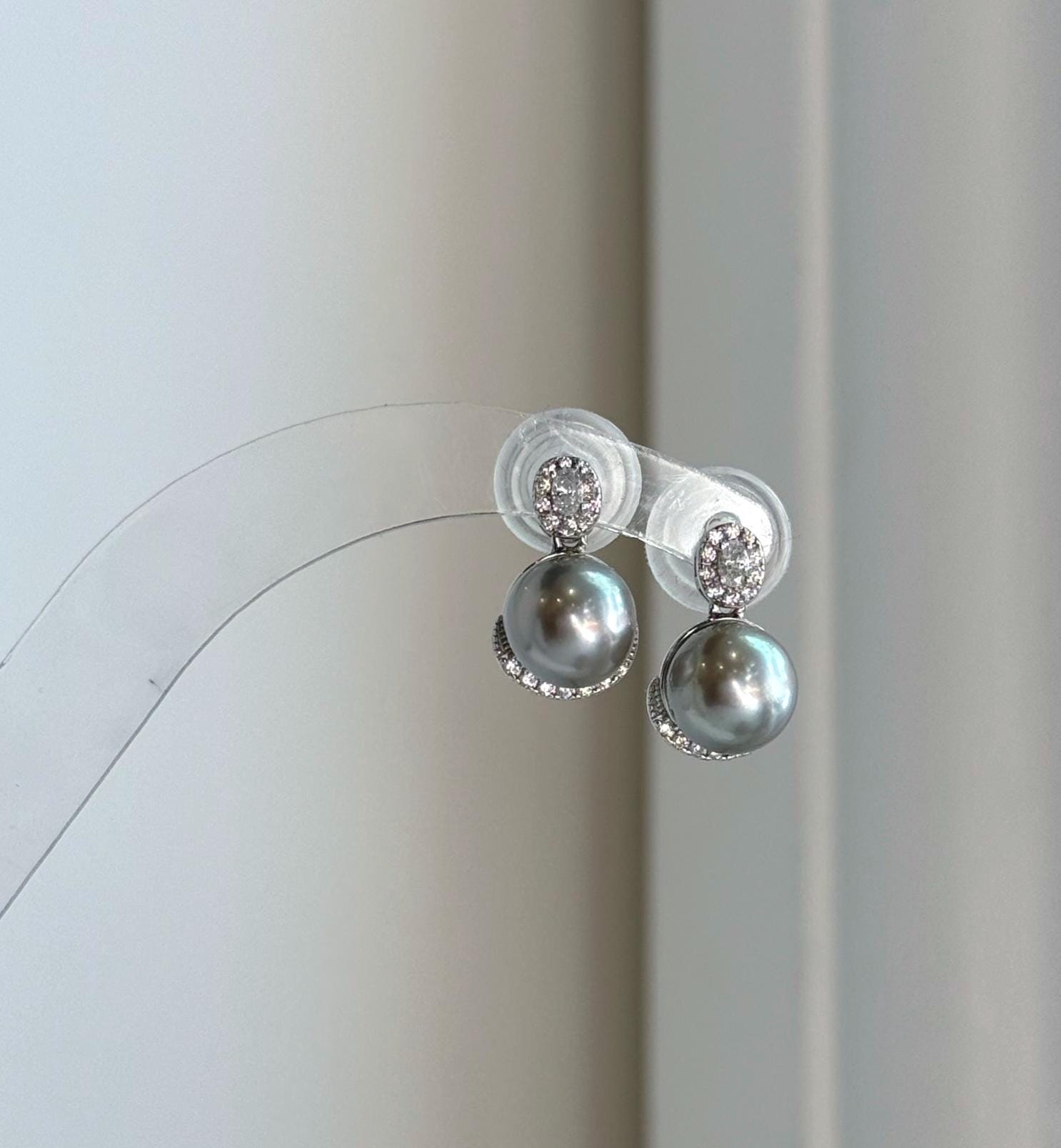 Elly’s 8.6mm Tahitian Silver Platinum ocean Pearls Earrings: Extreme luster Mirrored, 1.6cm high, S925 silver cool fancy earrings.