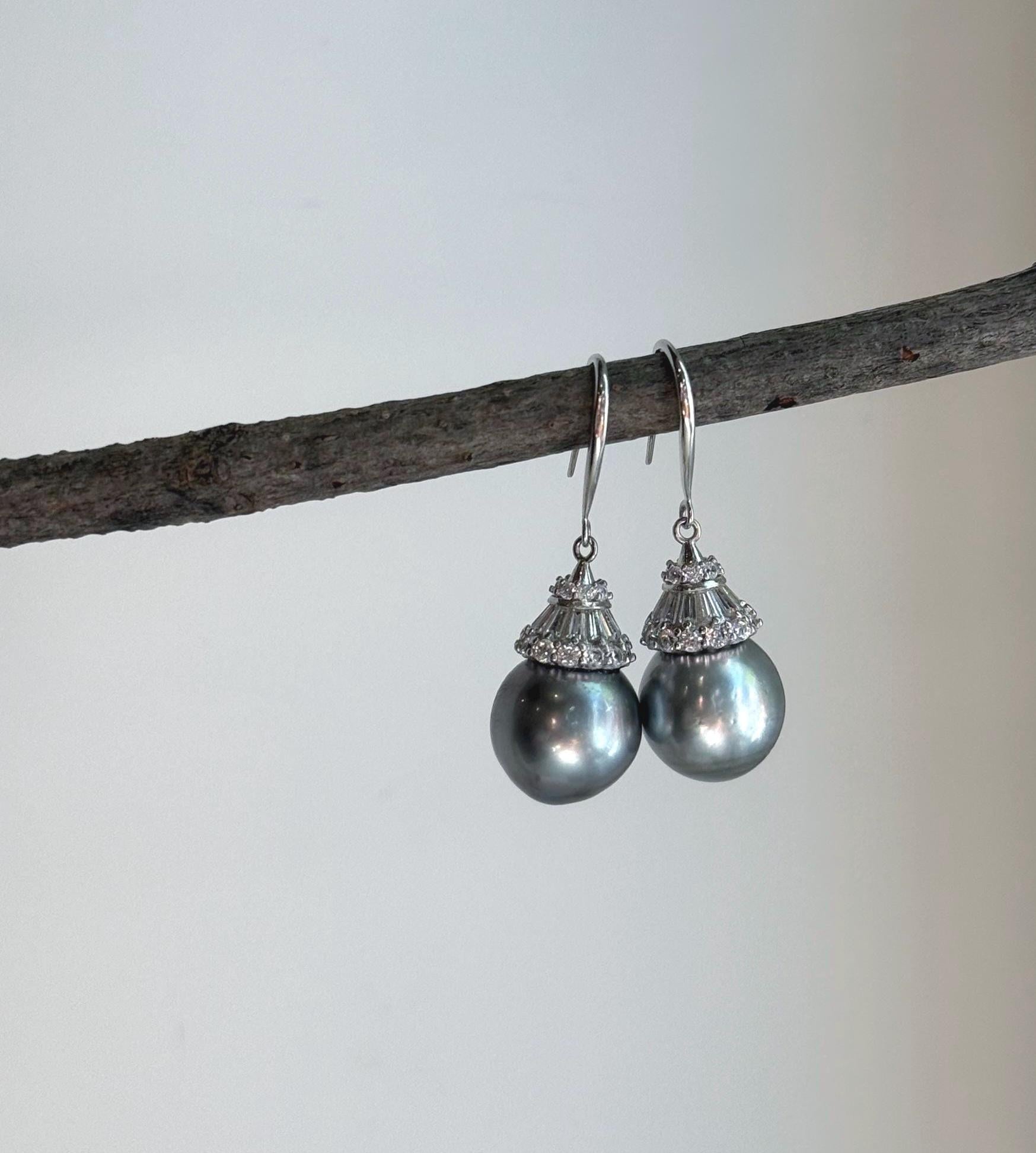 Elly’s 11.8mm Tahitian Silver Platinum ocean Pearls Earrings hooks: Extreme luster Mirrored, 3.6cm high, S925 silver cool fancy earrings.